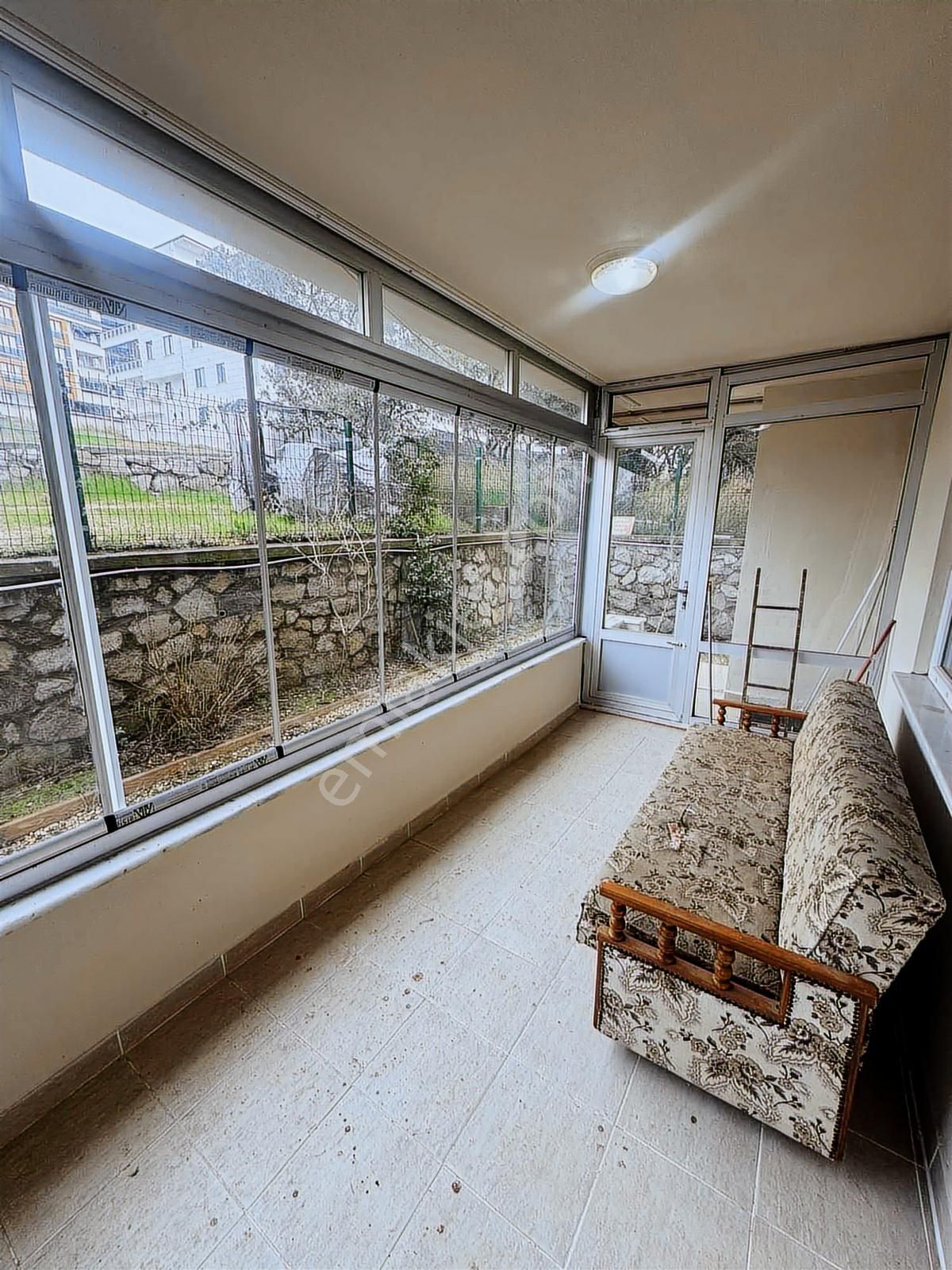 İskele Merkez Yalı Üstü Mevkii Eşyalı Satılık Daire - Görsel 9
