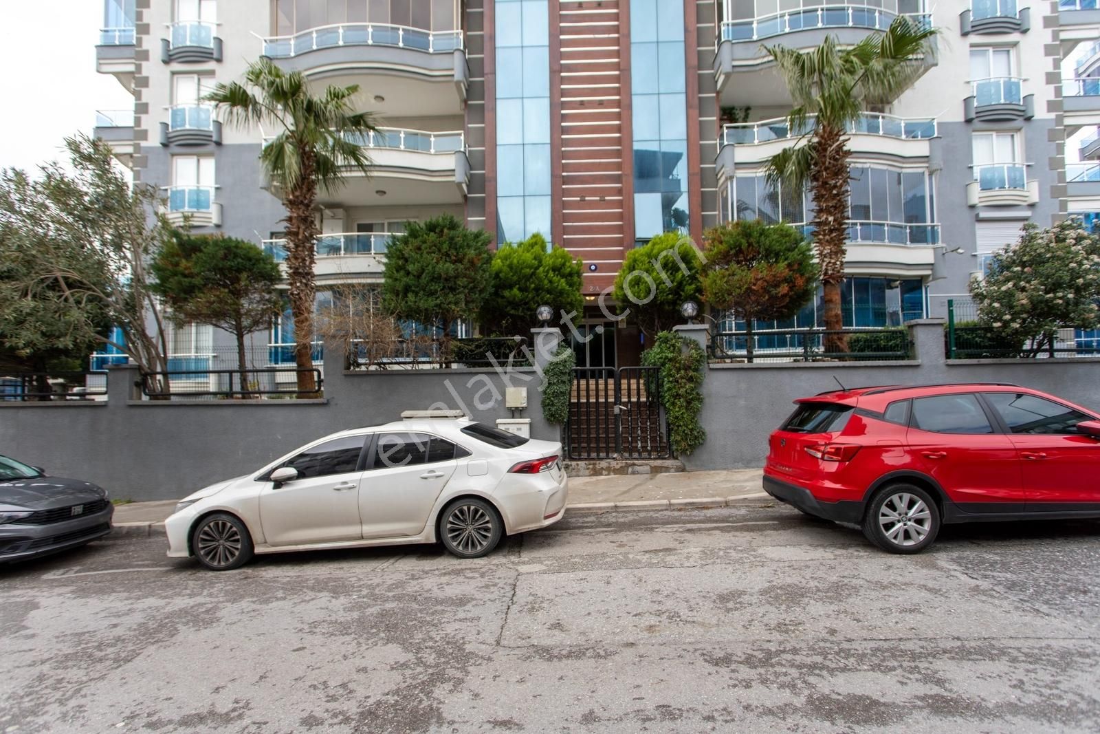 Menemen Uğur Mumcu Mah. Site İçerisinde Satılık 4+1 Daire - Görsel 5