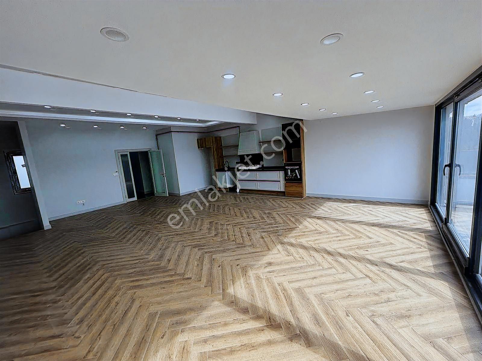 Üsküdar Sultantepe'de 4+2 Net 240 M2 Teraslı Lüks Dubleks Daire - Görsel 23