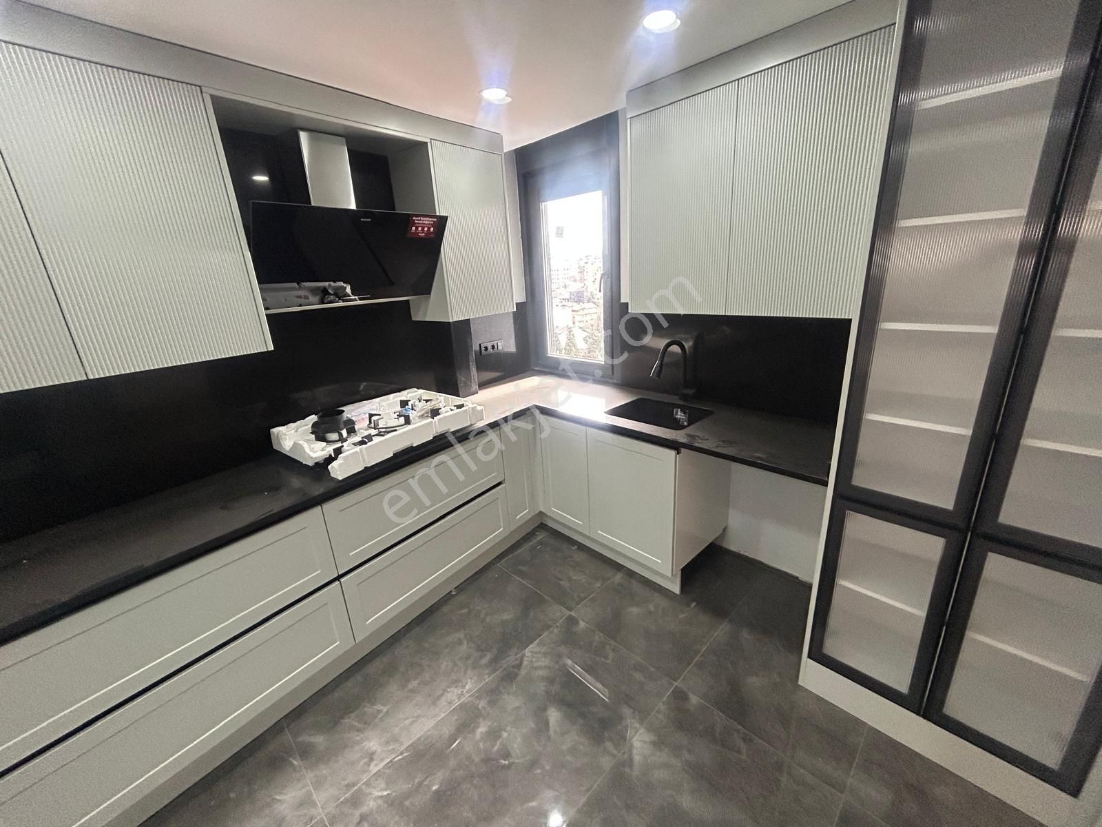 Üsküdar Sultantepe'de 4+2 Net 240 M2 Teraslı Lüks Dubleks Daire - Görsel 15