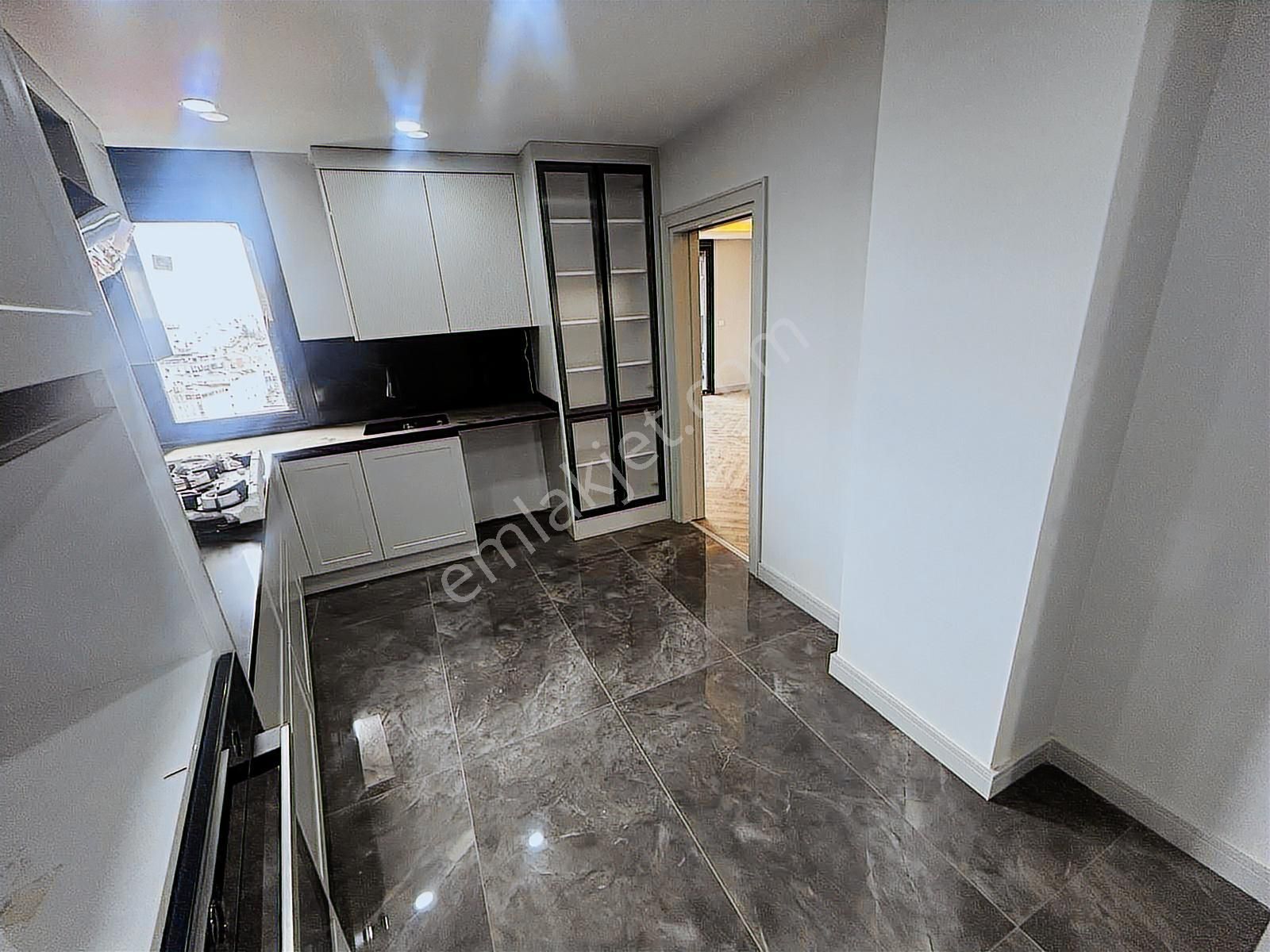 Üsküdar Sultantepe'de 4+2 Net 240 M2 Teraslı Lüks Dubleks Daire - Görsel 14
