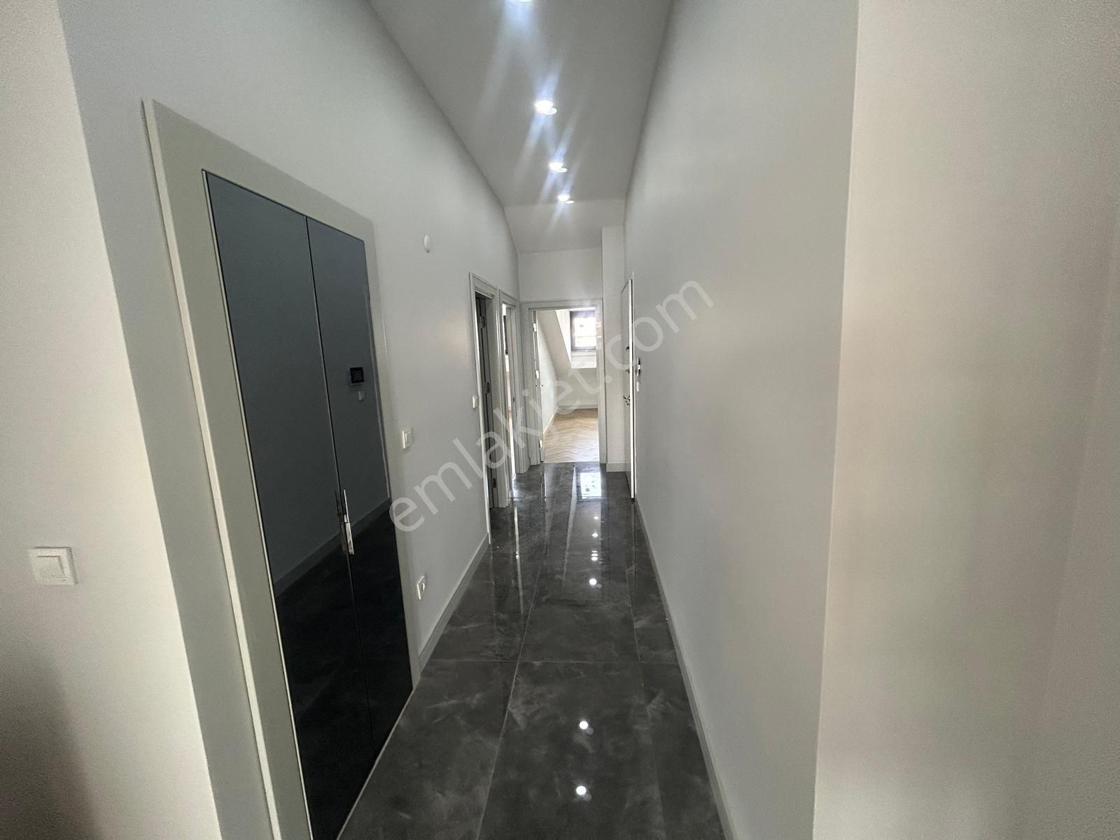 Üsküdar Sultantepe'de 4+2 Net 240 M2 Teraslı Lüks Dubleks Daire - Görsel 27