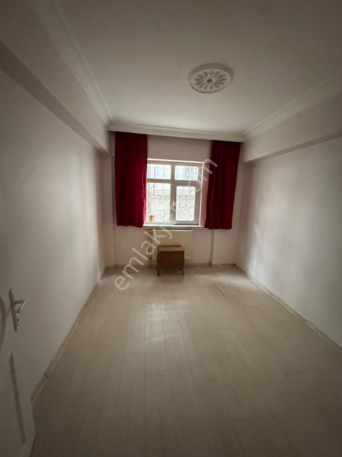 Akdere Mah De İhtiyaçtan Acil Satılık 3+1 Giriş Kat Daire - Görsel 13