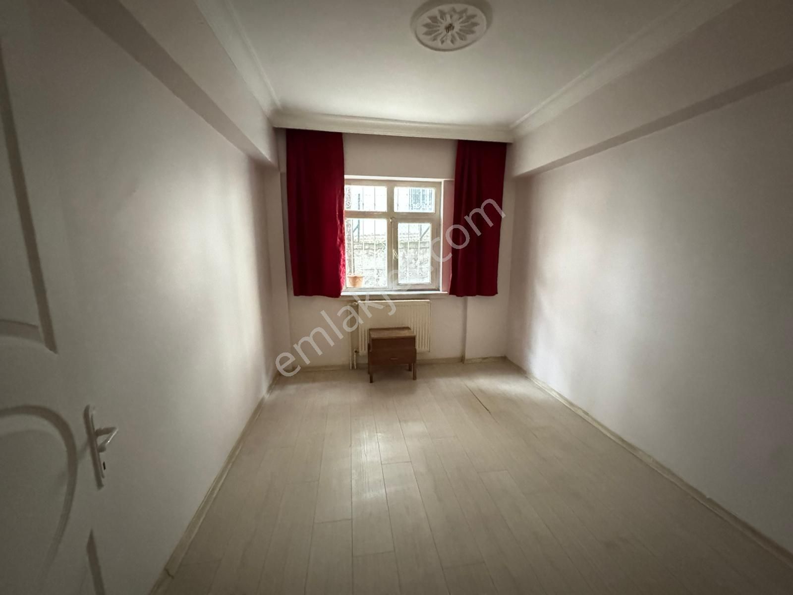Akdere Mah De İhtiyaçtan Acil Satılık 3+1 Giriş Kat Daire - Görsel 12