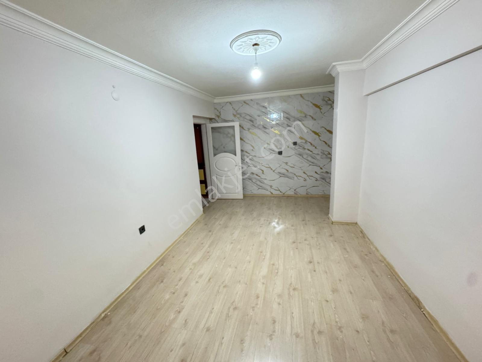 Akdere Mah De İhtiyaçtan Acil Satılık 3+1 Giriş Kat Daire