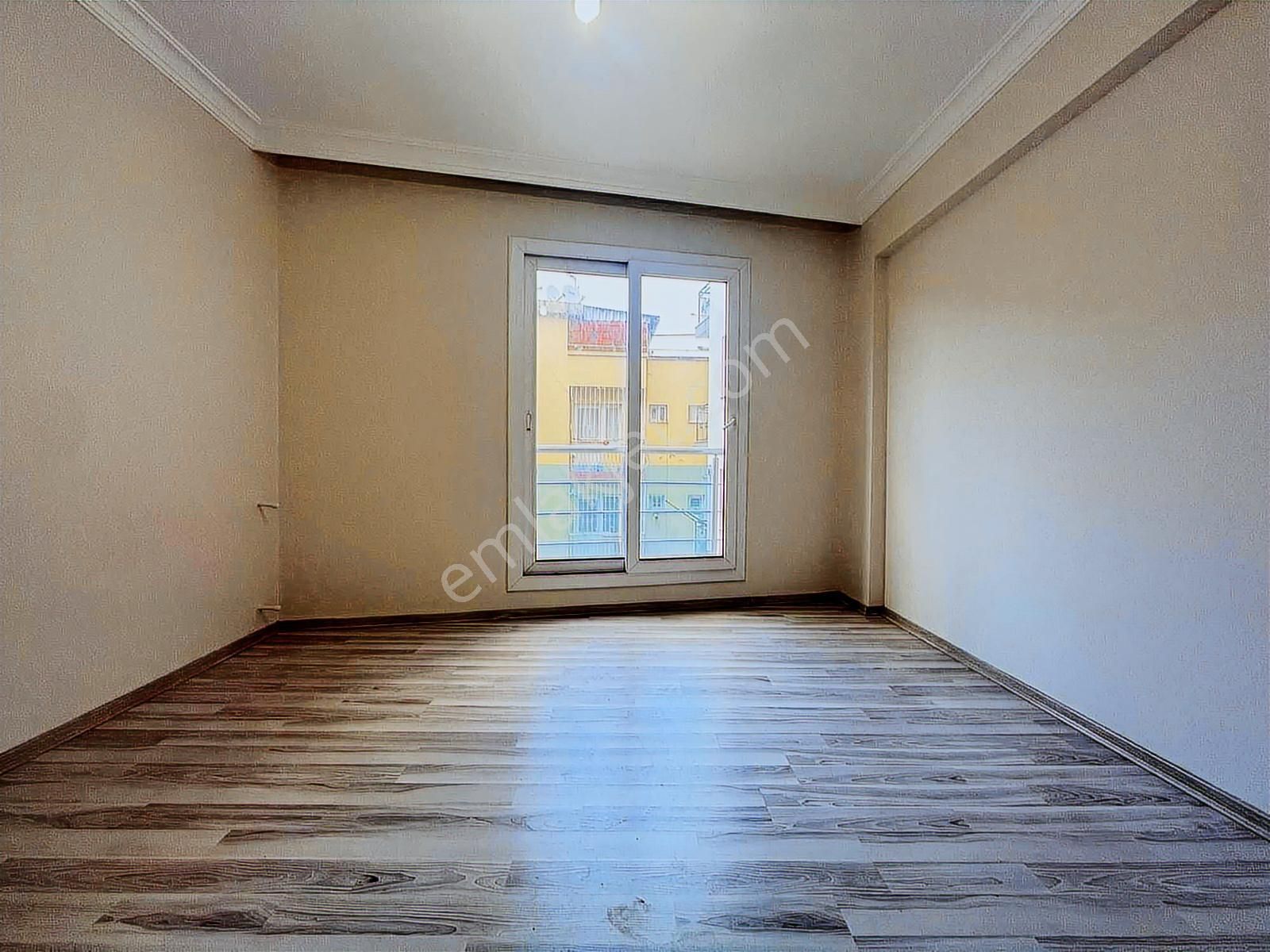 Ana Cadde Hastane Yakını Arakat Balkonlu Yatırımlık 1+1 Daire - Görsel 11