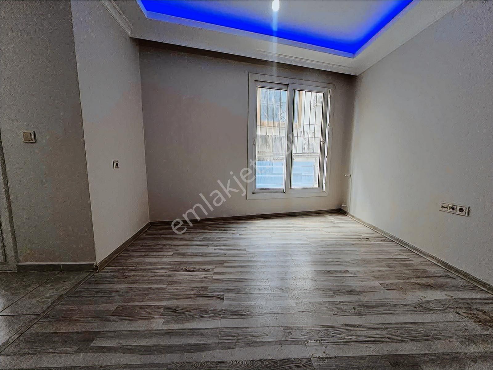 Ana Cadde Hastane Yakını Arakat Balkonlu Yatırımlık 1+1 Daire - Görsel 3