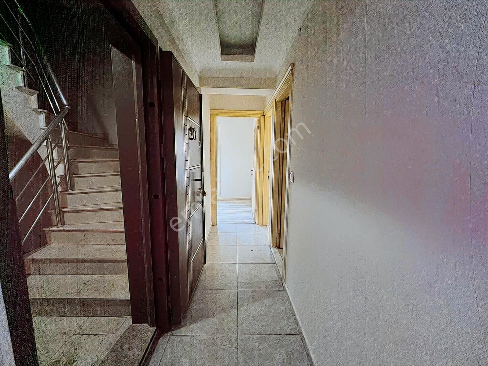 Ana Cadde Hastane Yakını Arakat Balkonlu Yatırımlık 1+1 Daire - Görsel 4