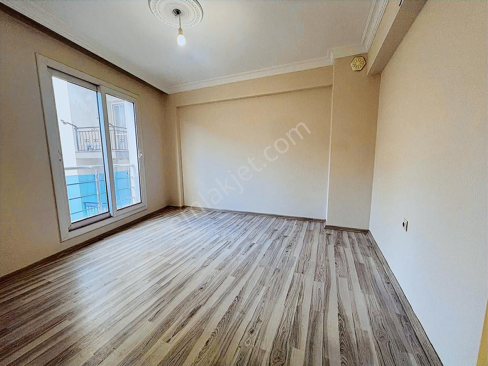 Ana Cadde Hastane Yakını Arakat Balkonlu Yatırımlık 1+1 Daire - Görsel 10