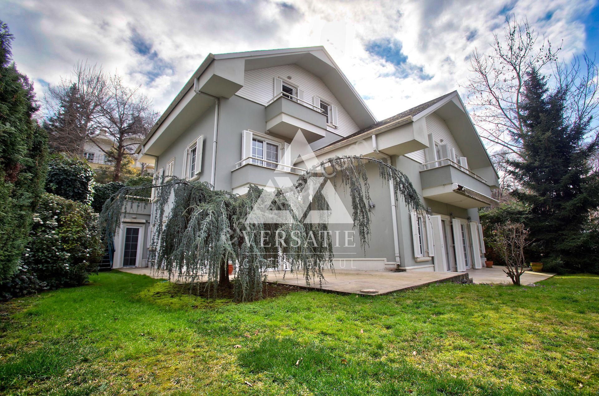 Beykoz Konaklarında Satılık Geniş Bahçeli