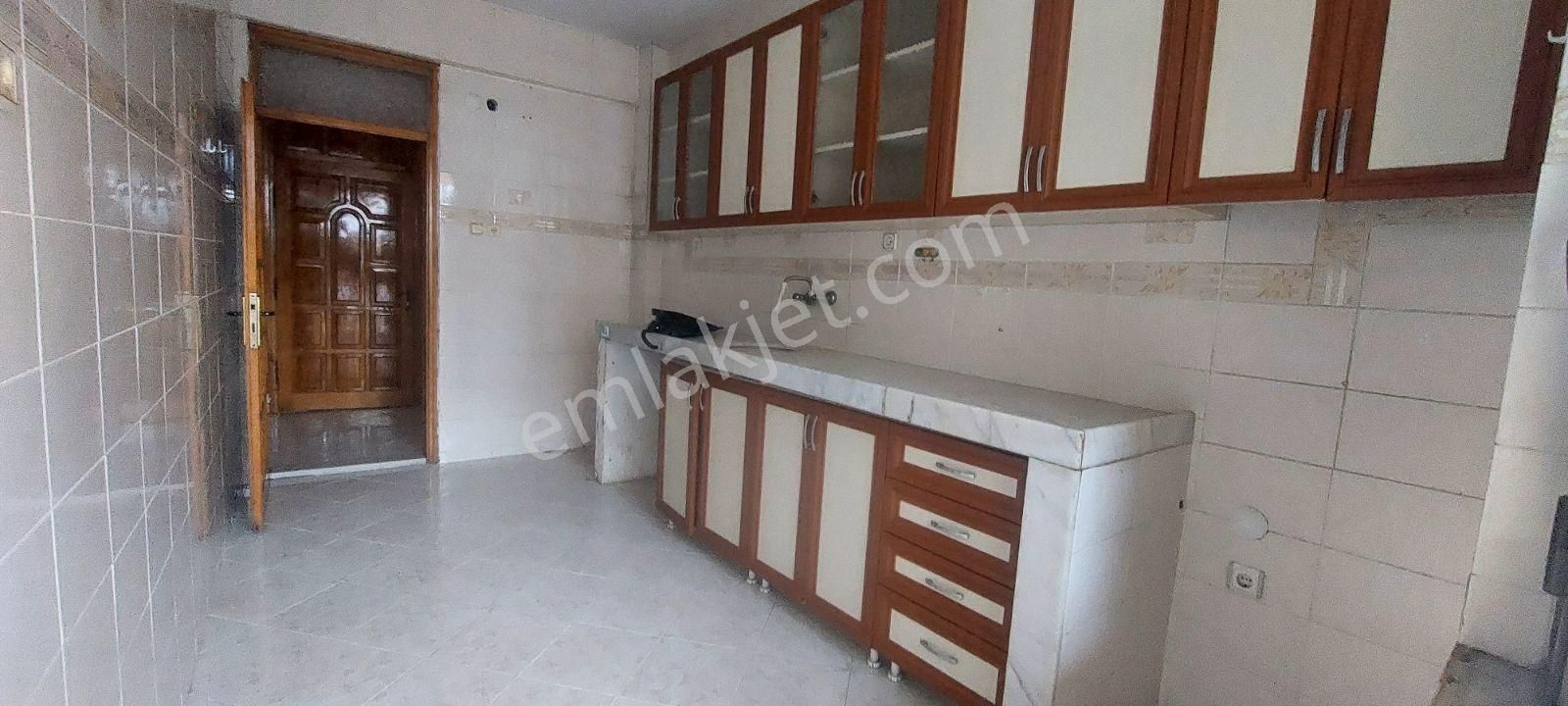 Milas Cumhuriyet Mah. Satılık 3+1 Ara Kat Daire