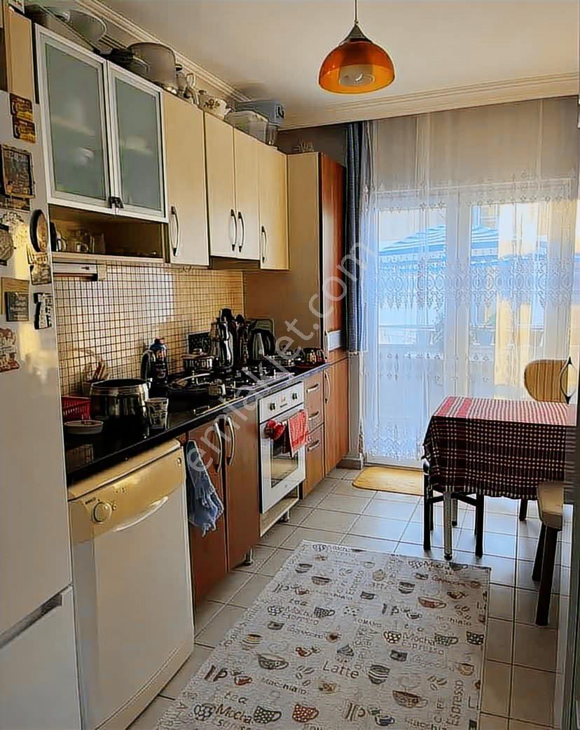 Kavanıum 833 Ada Satılık Ara Kat 4+1 Daıre