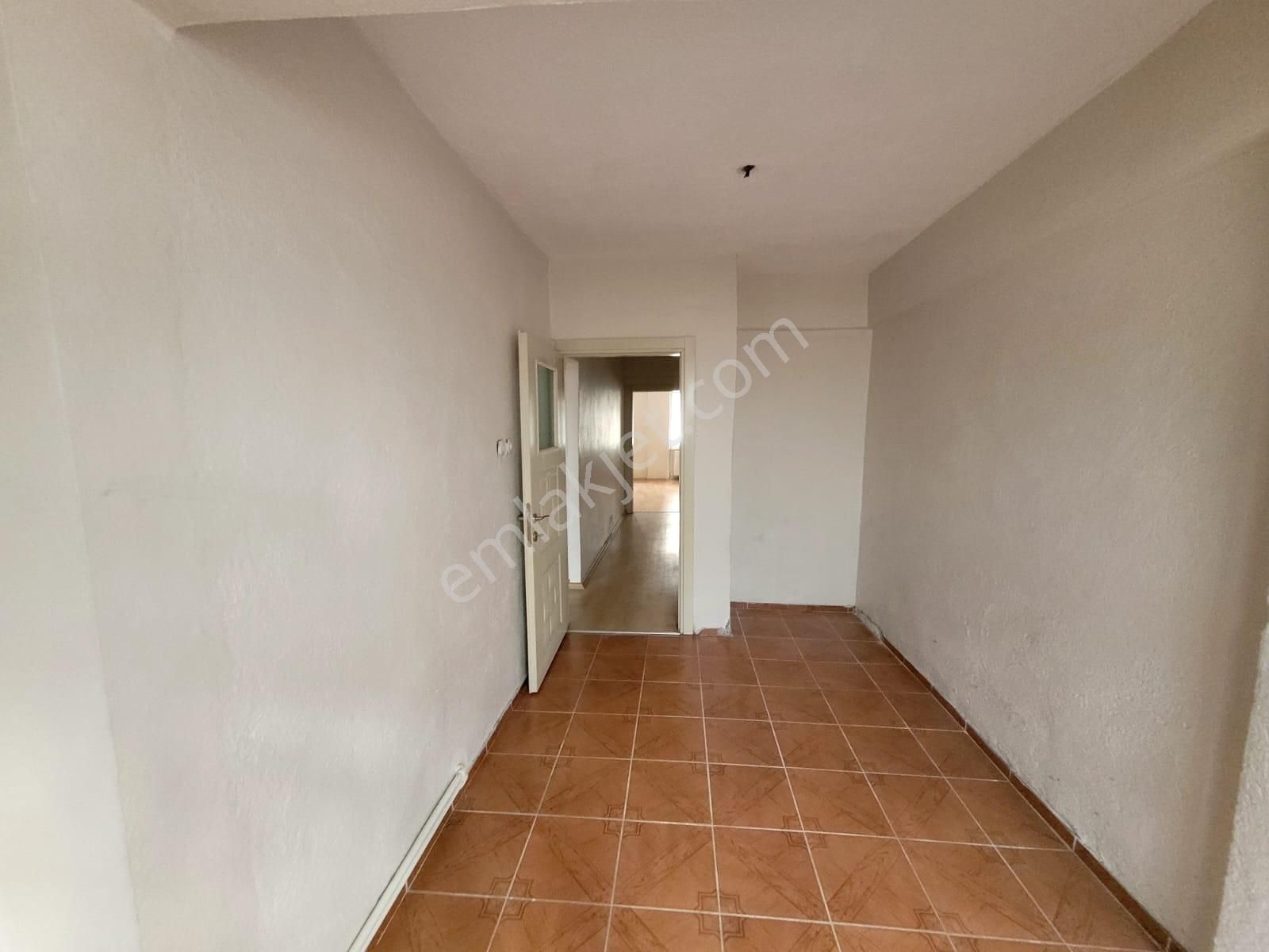 Edremit Cumhuriyet Mah.de Üçgenpark Doğalgazlı 2+1 Daire - Görsel 12