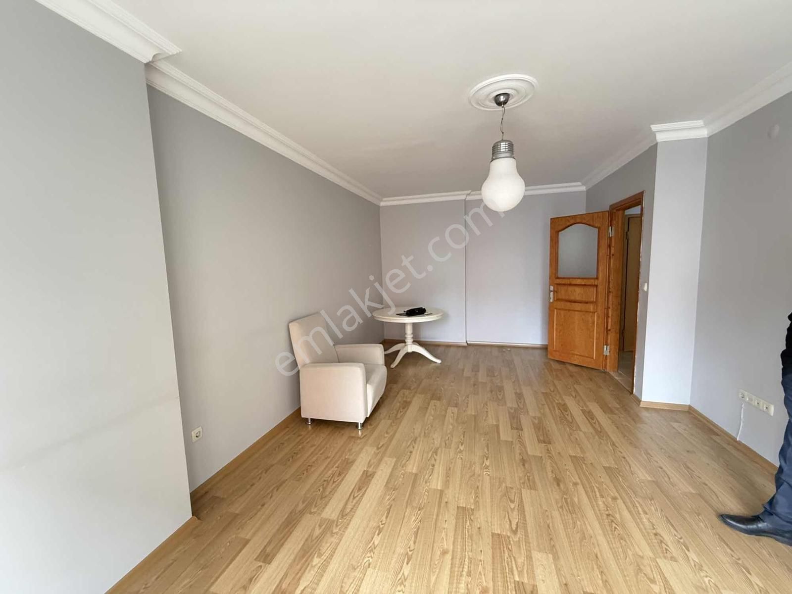 Küçükbakkalköy Mah. Cadde Ye Yakın 2+1 1.kat.75 M2.kat Dublexsi - Görsel 5