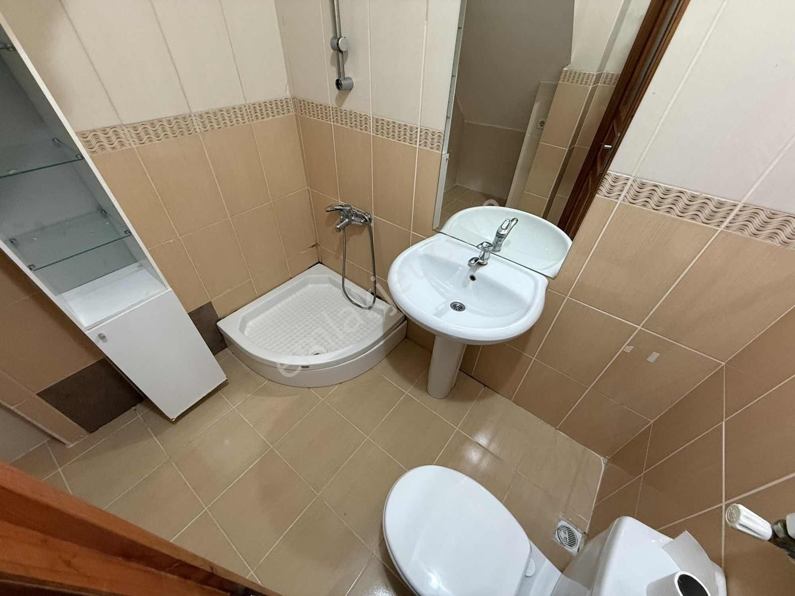 Küçükbakkalköy Mah. Cadde Ye Yakın 2+1 1.kat.75 M2.kat Dublexsi - Görsel 9