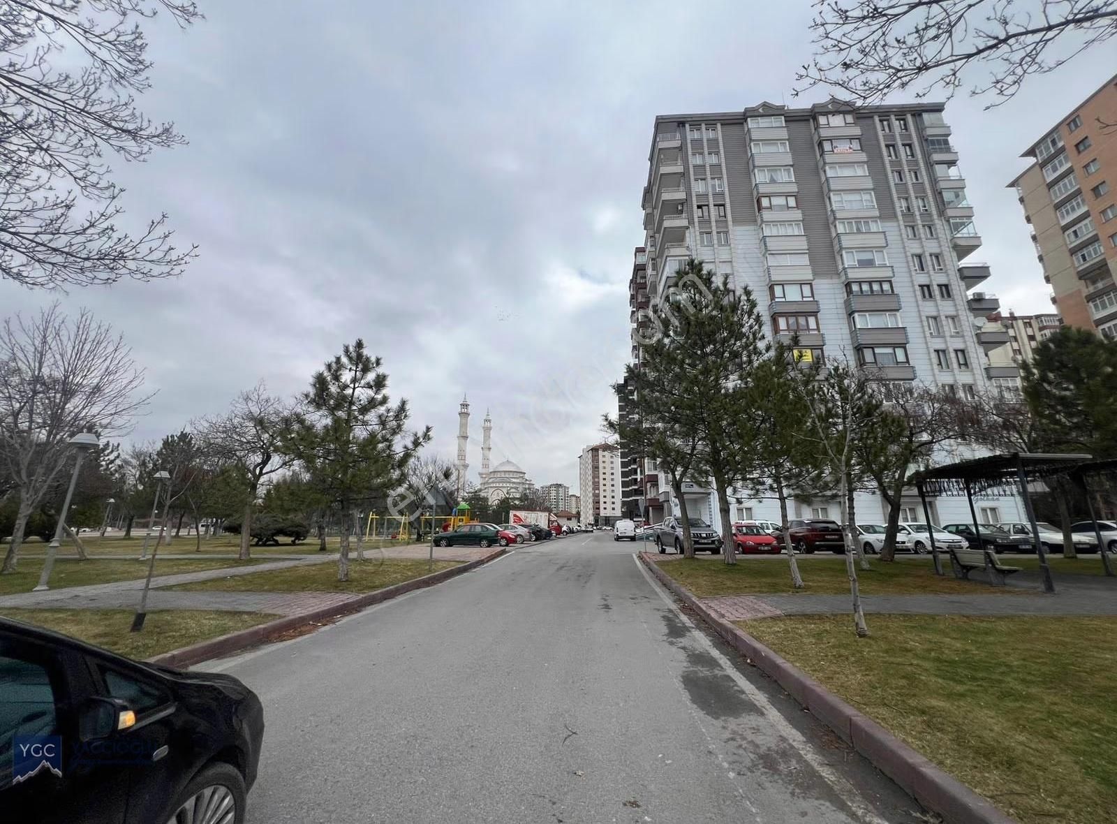 Yakut Mah 240 M2 G/b Cepheli 4+1 Lüks Daire - Ygc