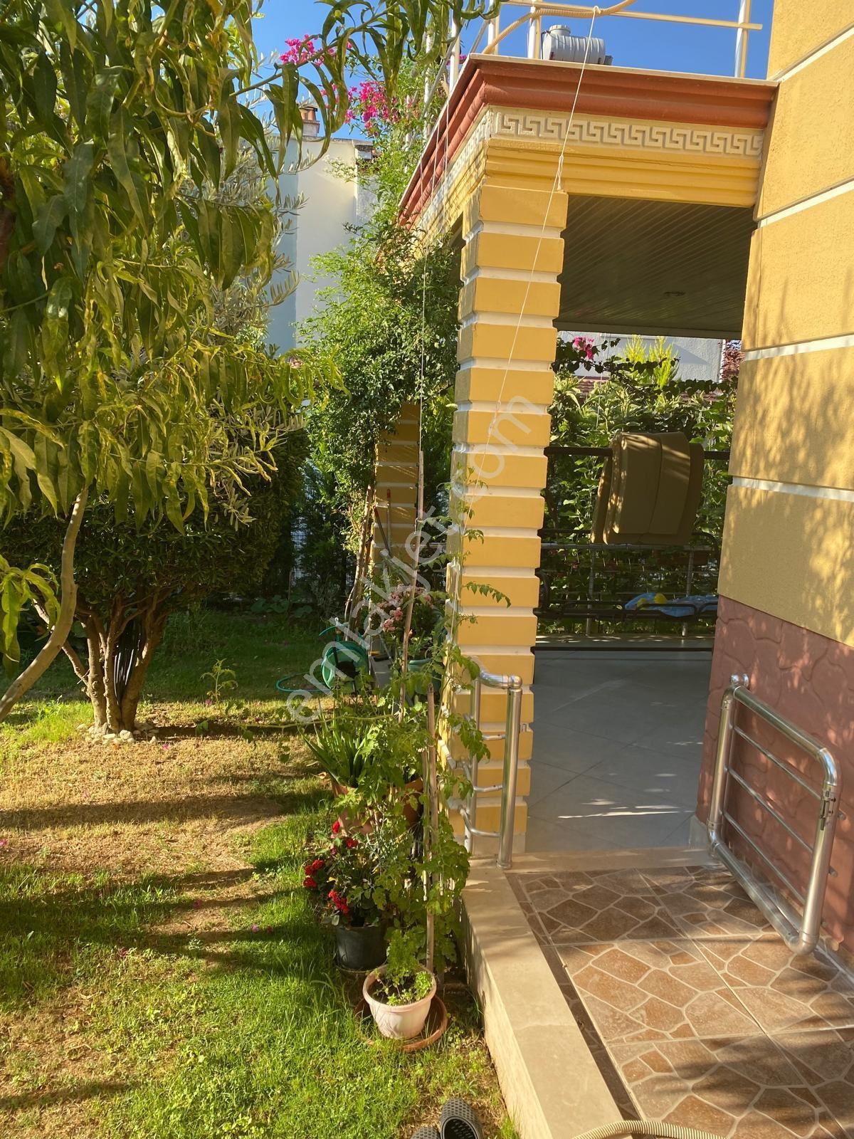 Kuşadası Soğucakta Özel Otoparklı Geniş Verandalı 3+1 Satılık Yazlık - Görsel 7