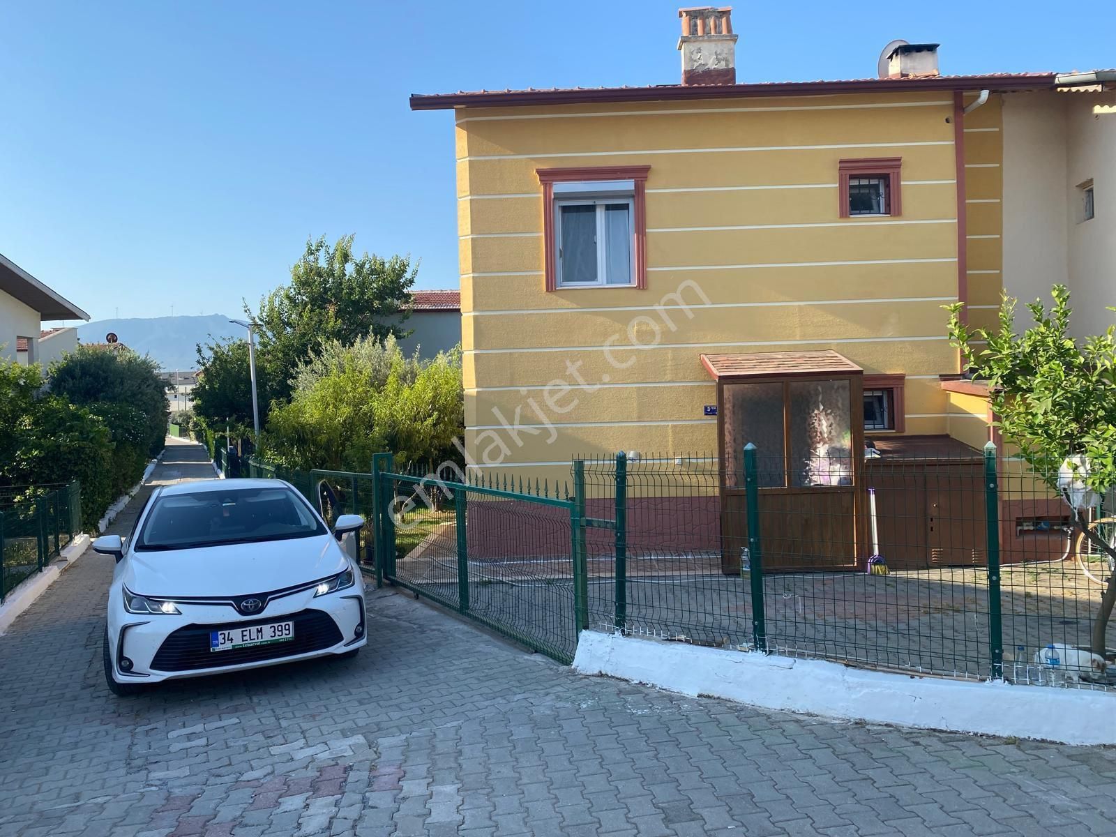 Kuşadası Soğucakta Özel Otoparklı Geniş Verandalı 3+1 Satılık Yazlık