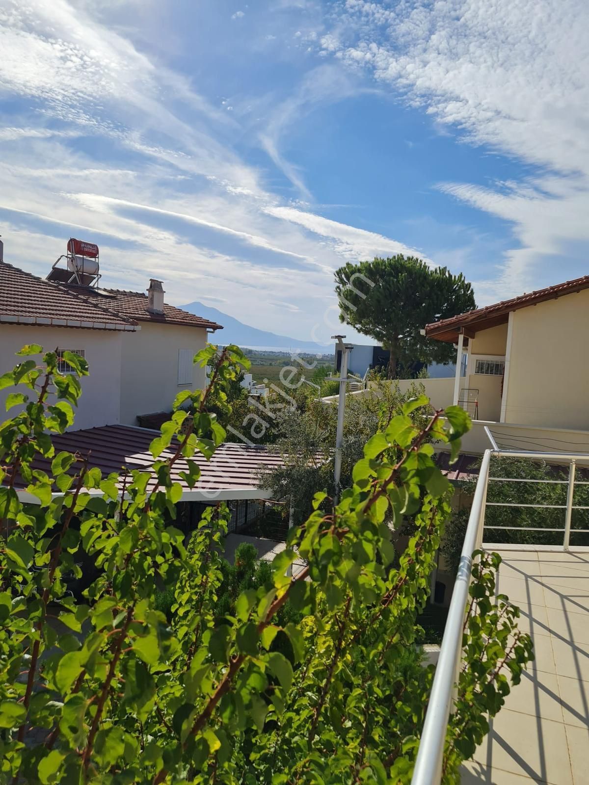 Kuşadası Soğucakta Özel Otoparklı Geniş Verandalı 3+1 Satılık Yazlık - Görsel 32