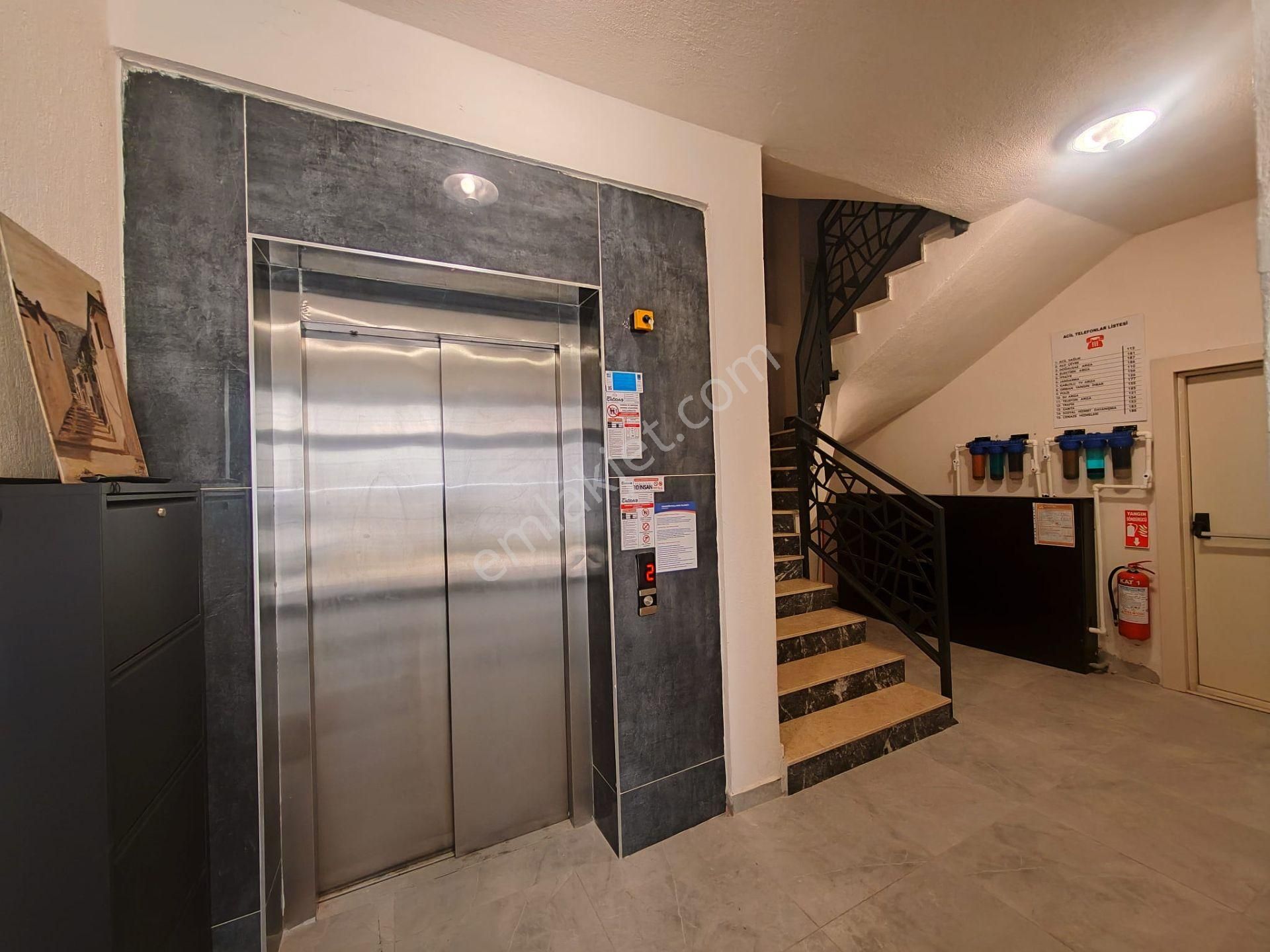 Satılık Eşyalı 1+1 Daire Kuşadası Davutlar - Görsel 5