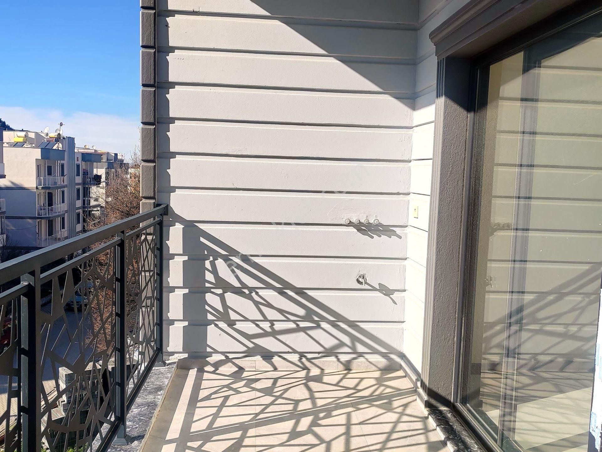 Satılık Eşyalı 1+1 Daire Kuşadası Davutlar - Görsel 14