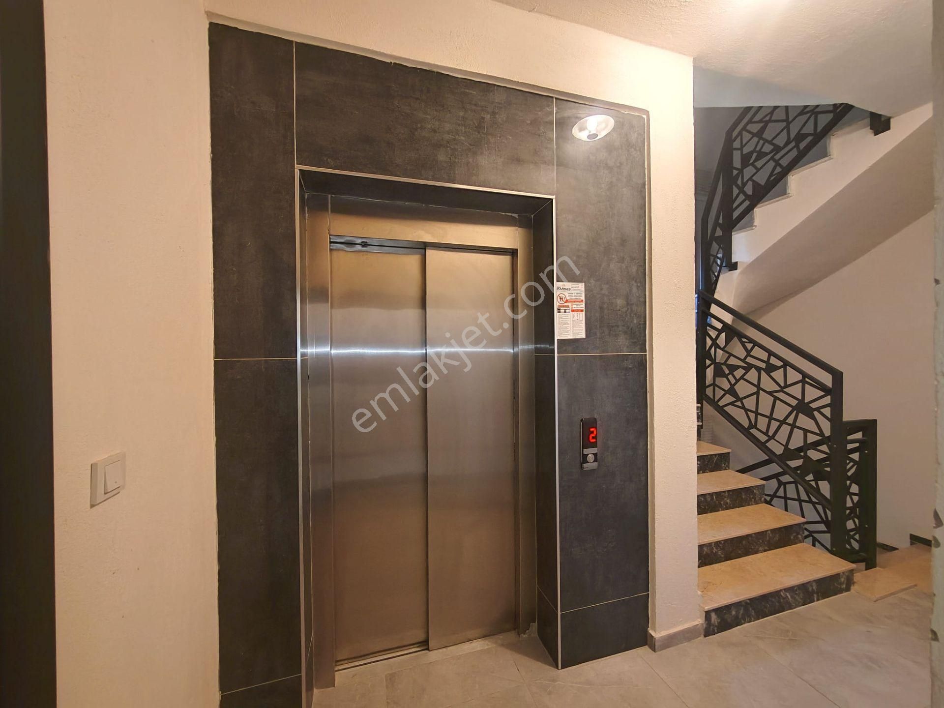 Satılık Eşyalı 1+1 Daire Kuşadası Davutlar - Görsel 6