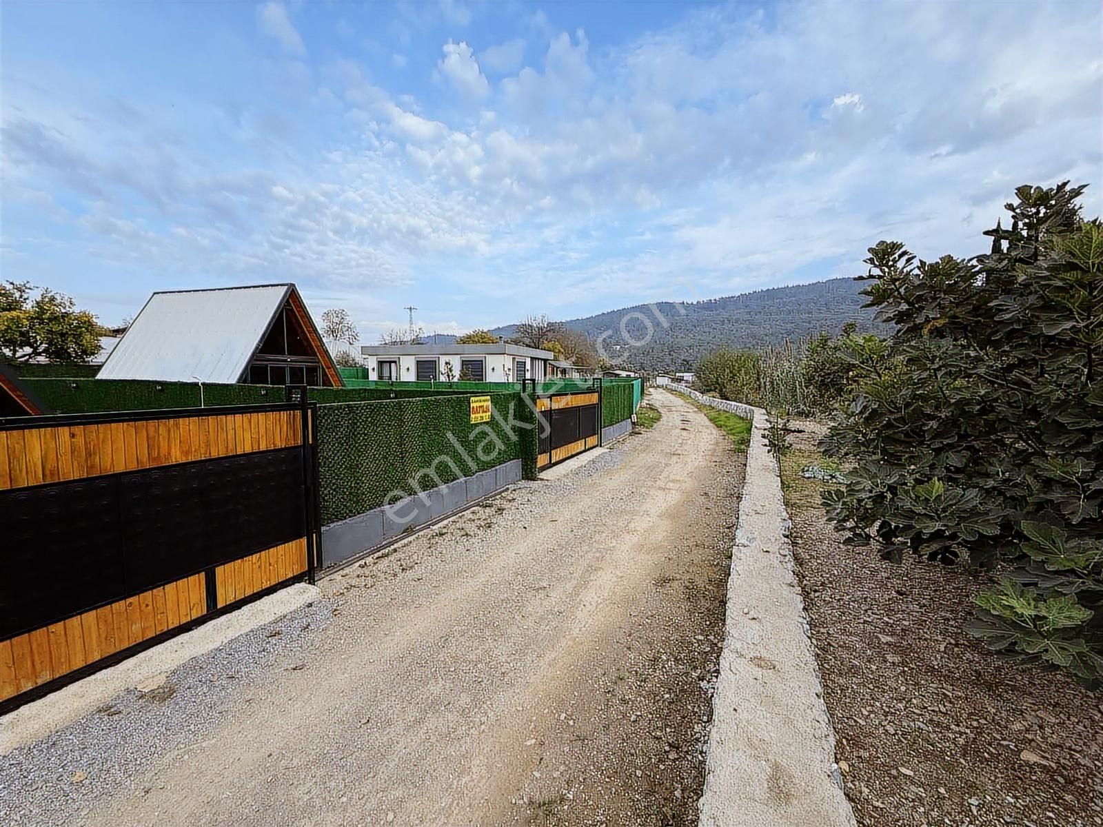 Bal Gayrimenkul-menderes Yeniköy'de Cadde Üzeri 300m2 Bahçeler - Görsel 16