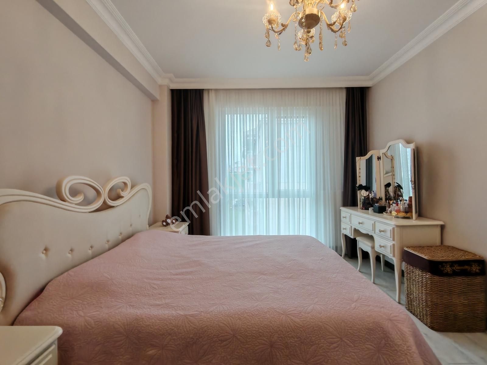 Silivri Mimar Sinan'da Butik Site İçi Ara Kat Güney Cephe 3+1 - Görsel 18