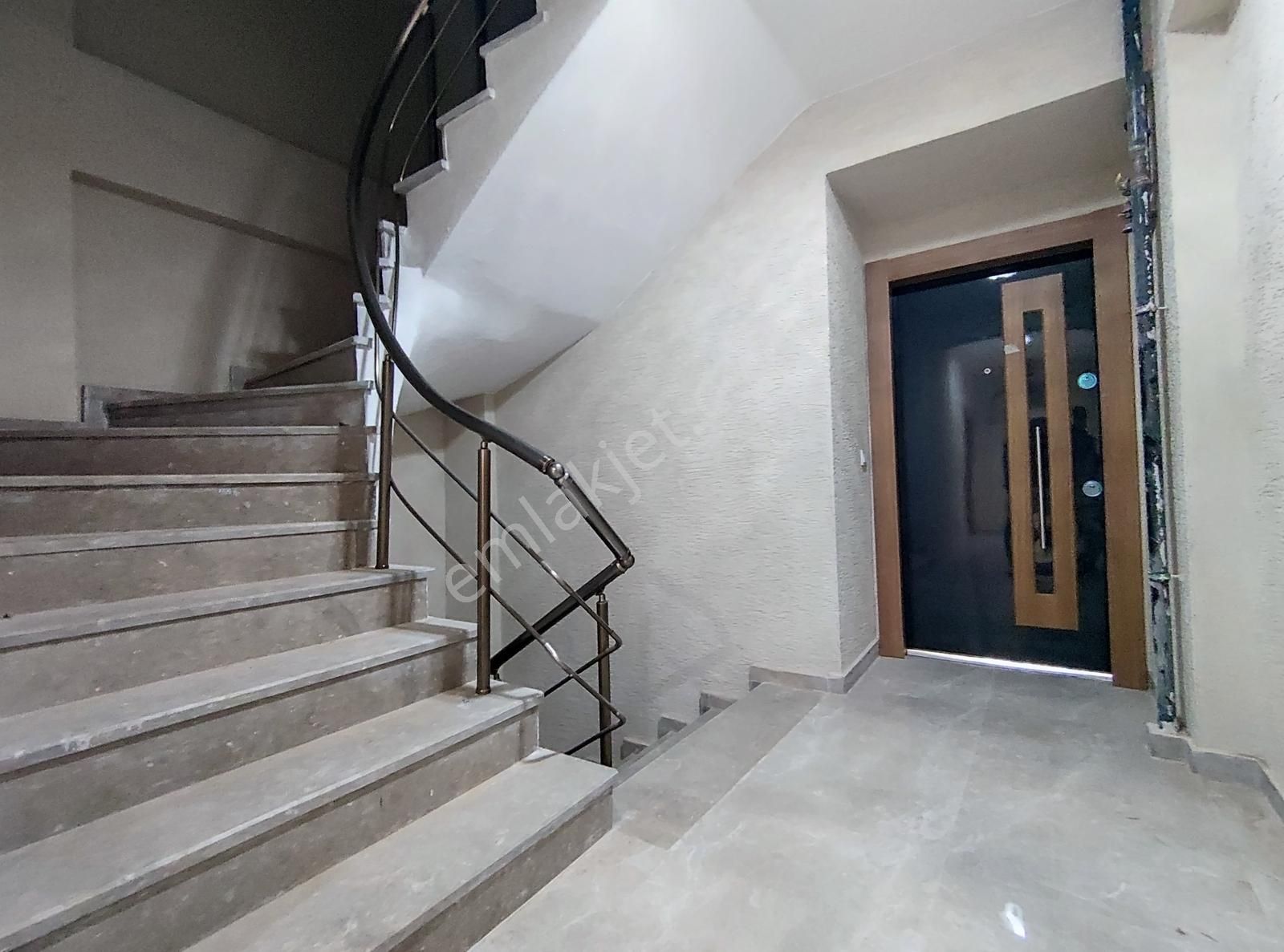 Silivri Mimar Sinan'da Butik Site İçi Ara Kat Güney Cephe 3+1 - Görsel 4