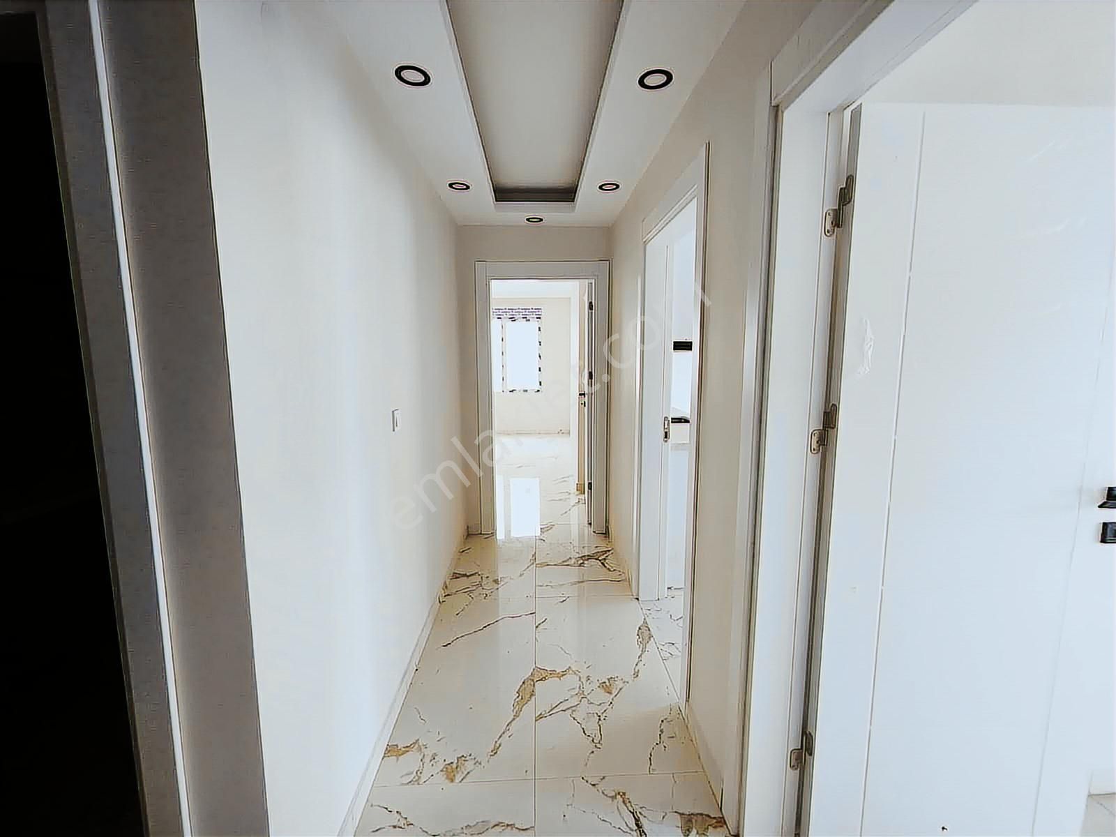 Ayvalık Altınova Merkez'de 2+1 Kiralık Sıfır Daire - Görsel 11