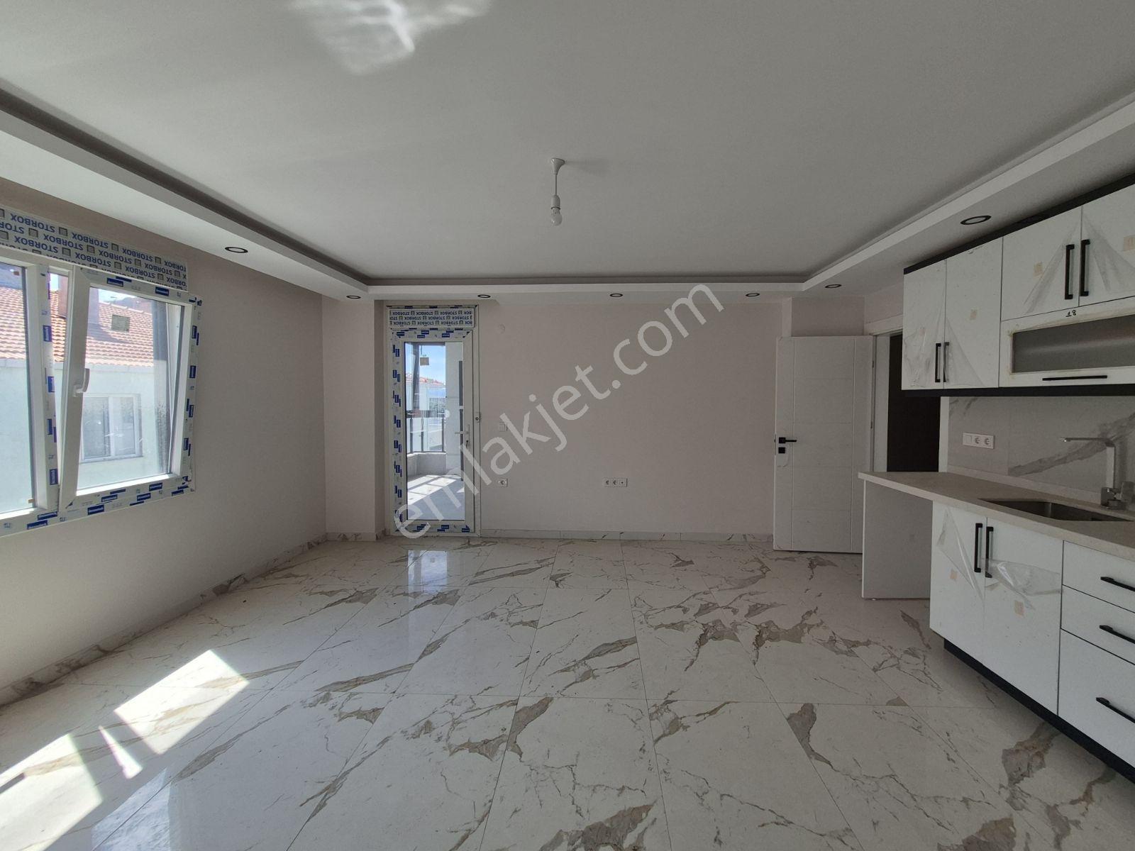 Ayvalık Altınova Merkez'de 2+1 Kiralık Sıfır Daire - Görsel 6