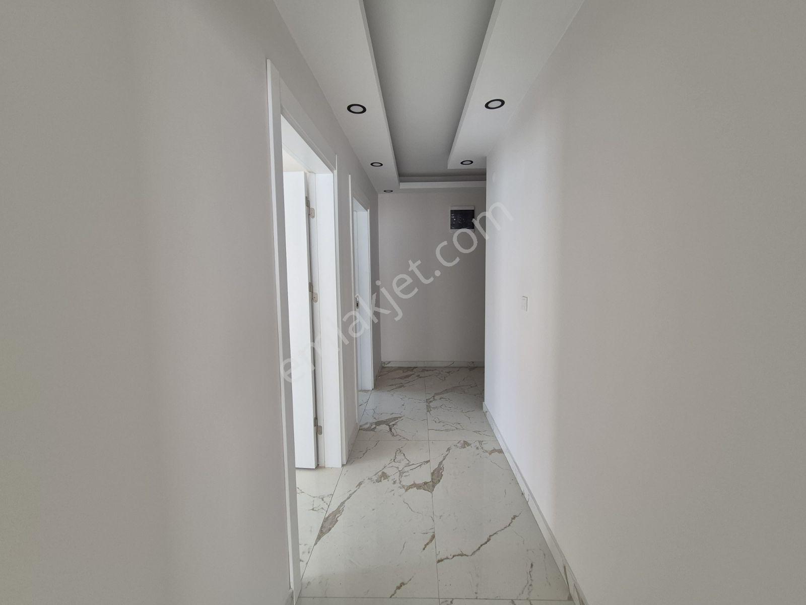Ayvalık Altınova Merkez'de 2+1 Kiralık Sıfır Daire - Görsel 8