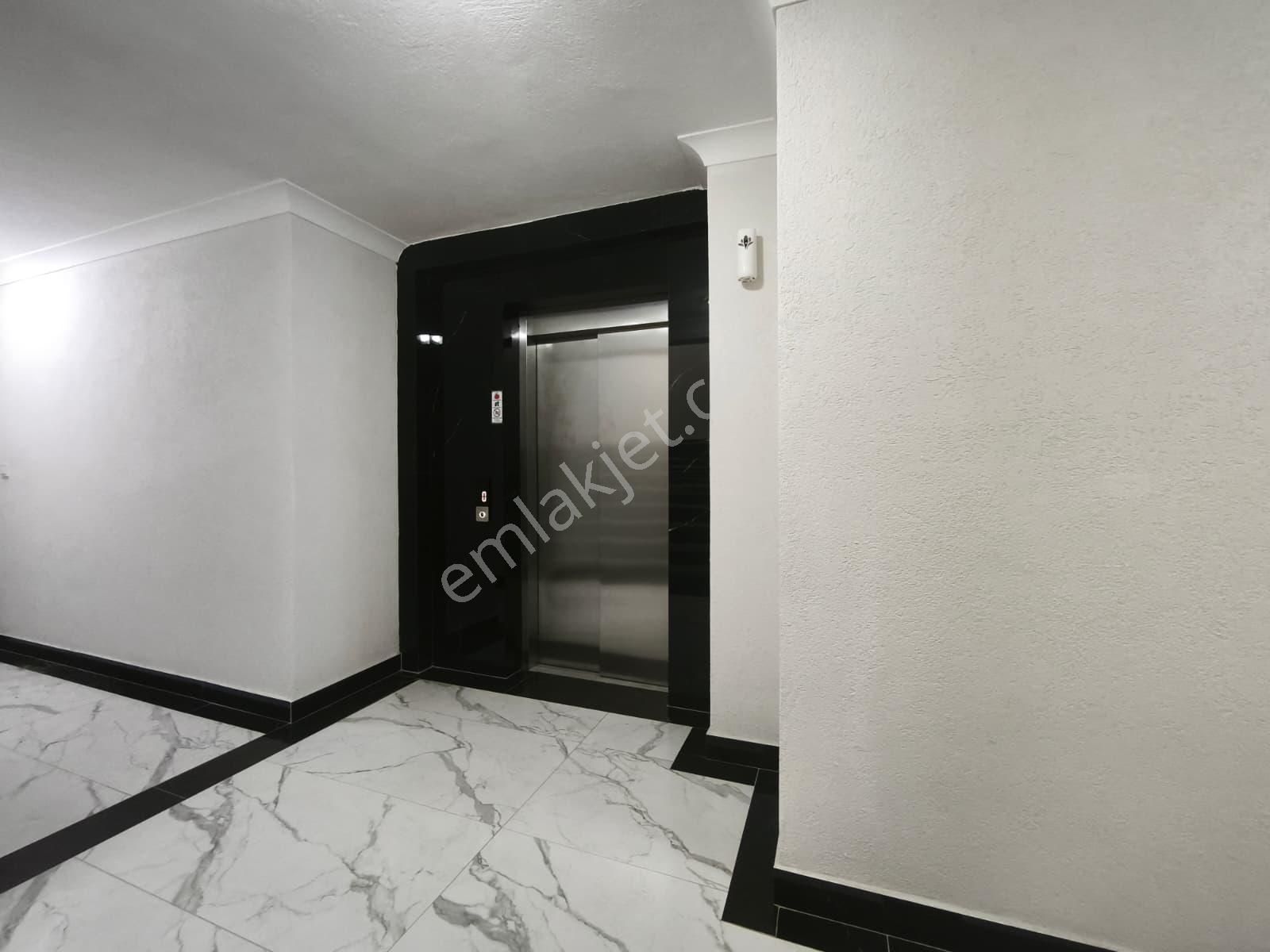 Ayvalık Altınova Merkez'de 2+1 Kiralık Sıfır Daire - Görsel 12