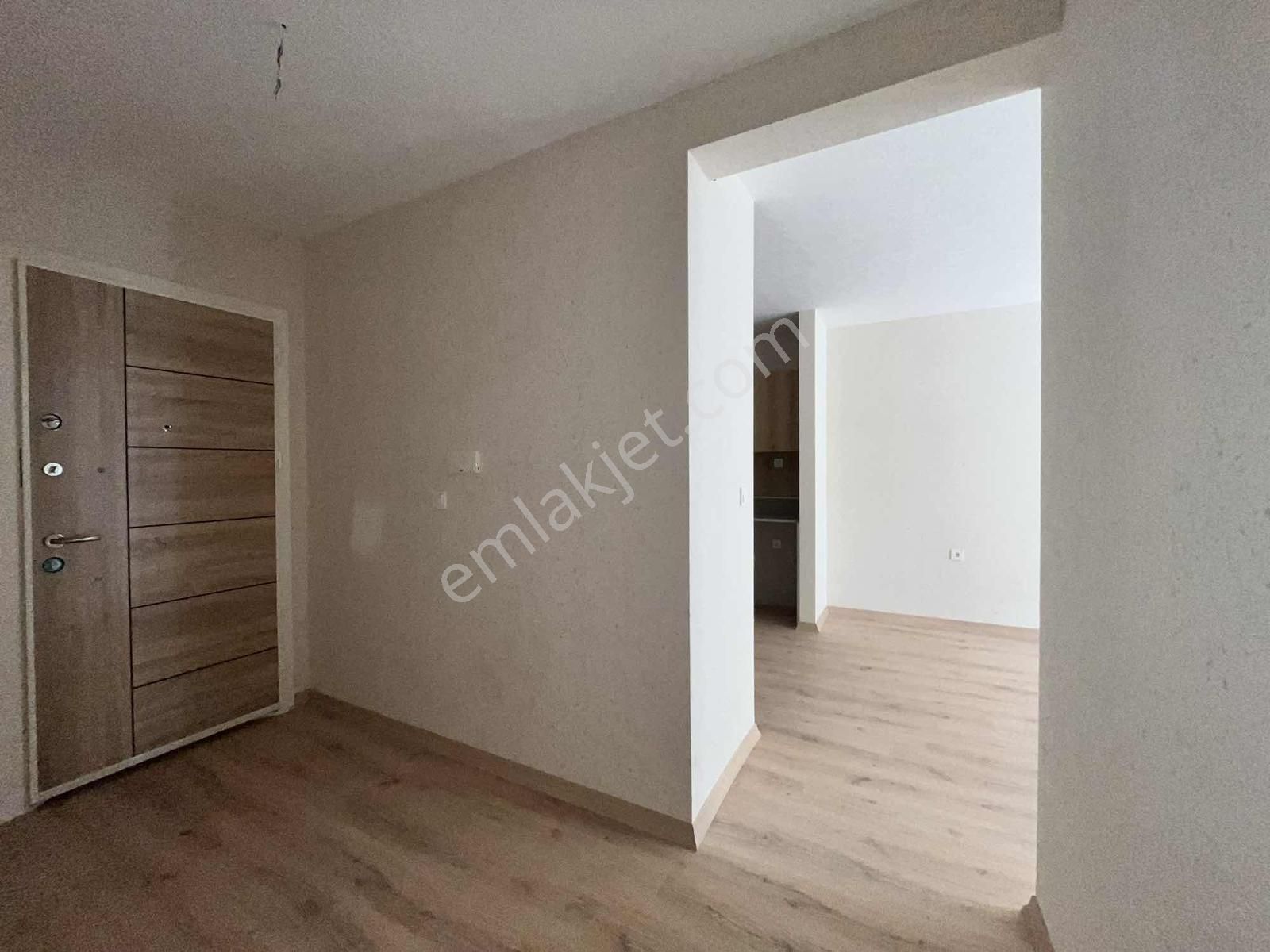 Prestıj Yeni Hayat Sitesinde Ön Cephe 2+1 Kiralık Daire - Görsel 13