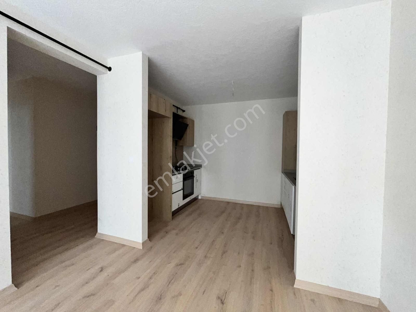 Prestıj Yeni Hayat Sitesinde Ön Cephe 2+1 Kiralık Daire - Görsel 8