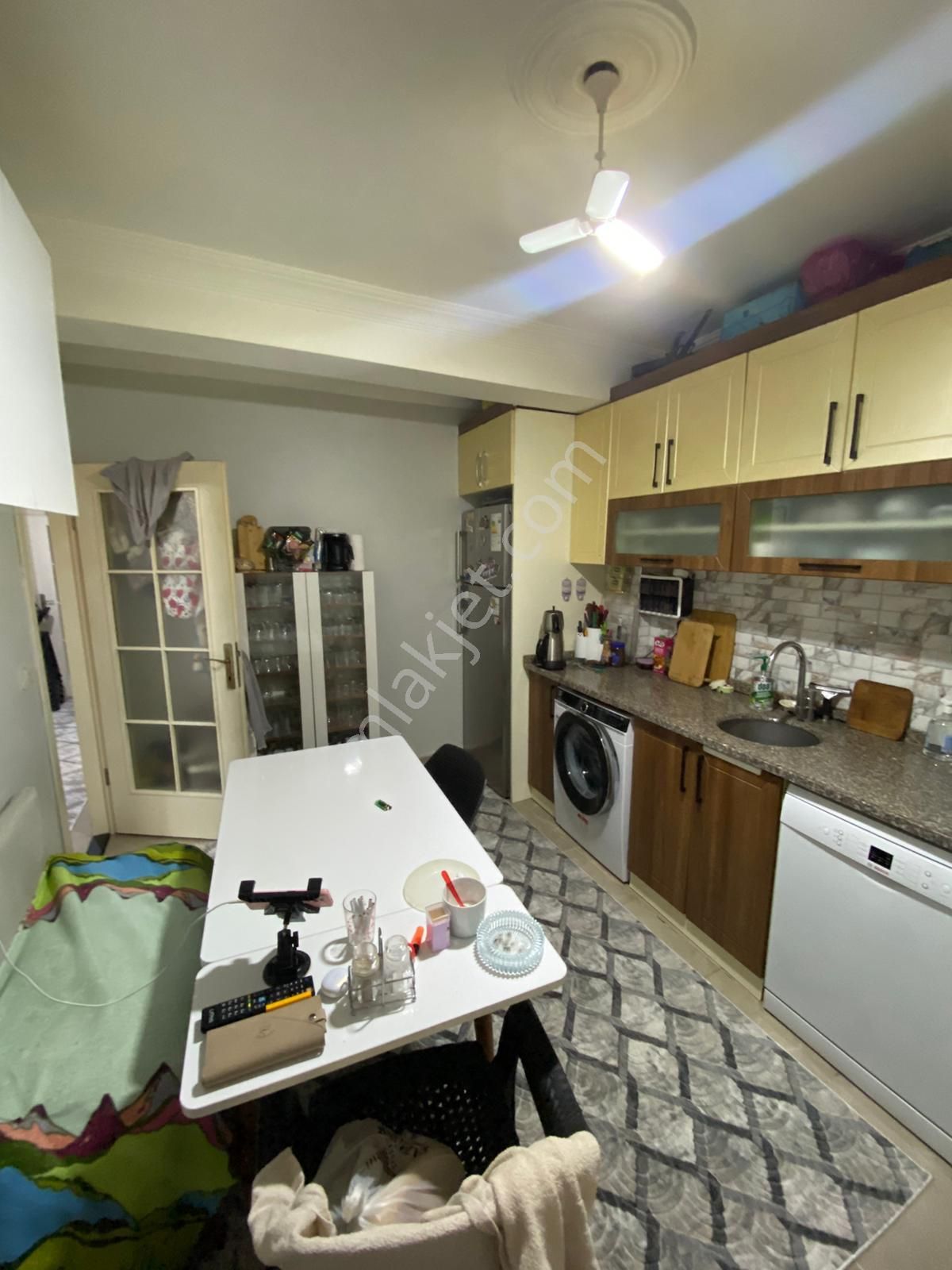 Bayrampaşa Muratpaşa 2+1 Bahçe Katı 10 Yıllık Asansörlü Krediye Uygun Asansörlü - Görsel 4