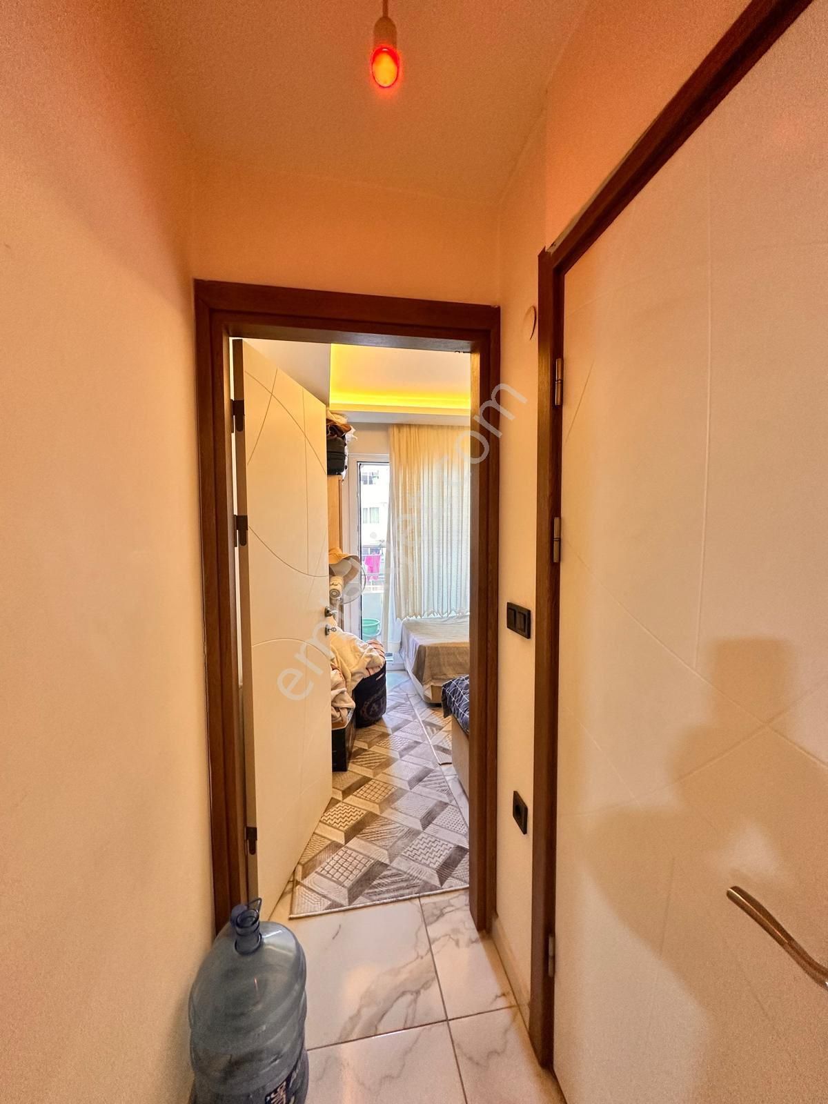 Kuşadasında Şehir Merkezinde Denize Yürüme Mesafesinde Acil Satılık 2 Artı 1 - Görsel 13