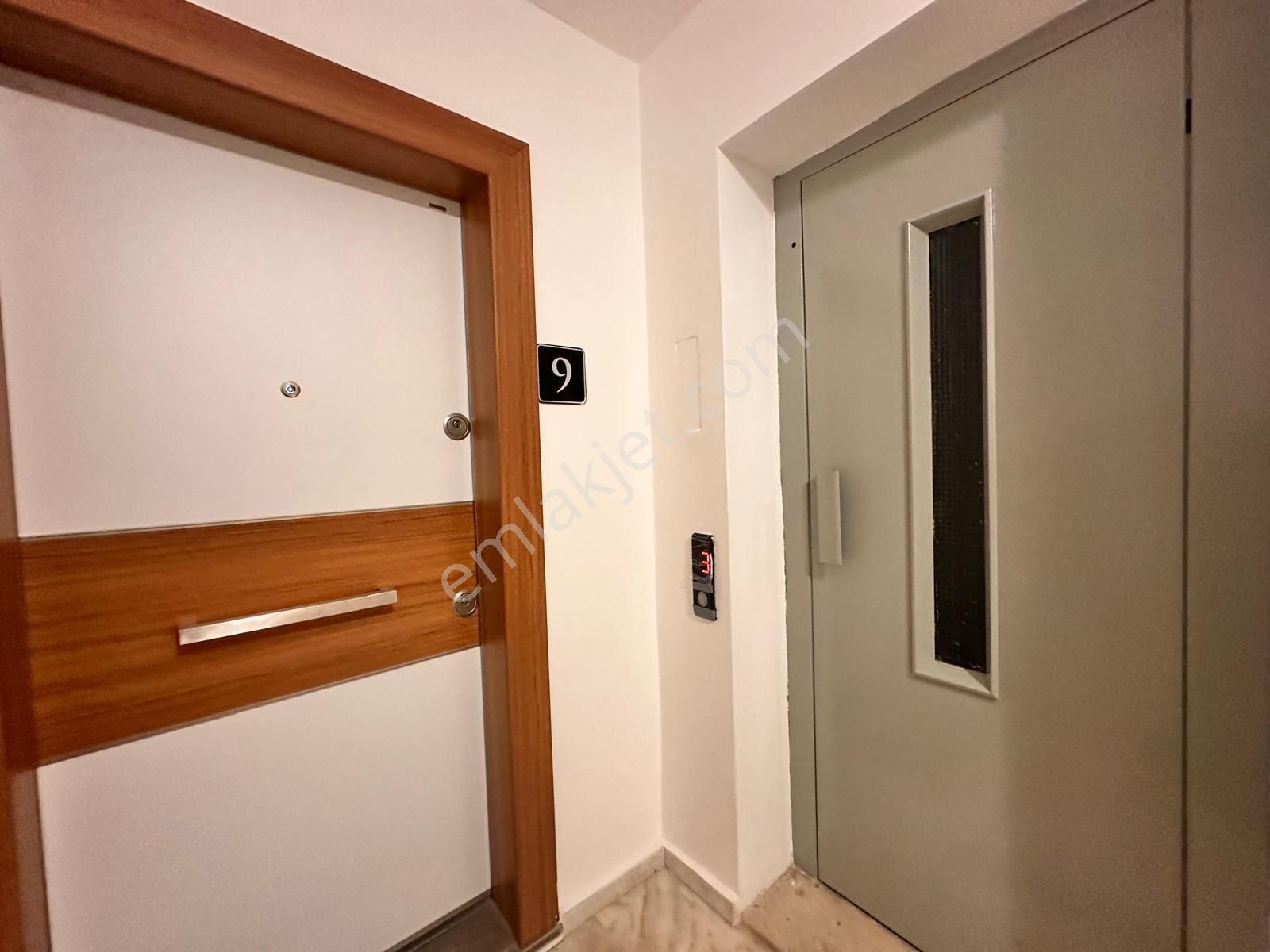 Kuşadasında Şehir Merkezinde Denize Yürüme Mesafesinde Acil Satılık 2 Artı 1 - Görsel 10