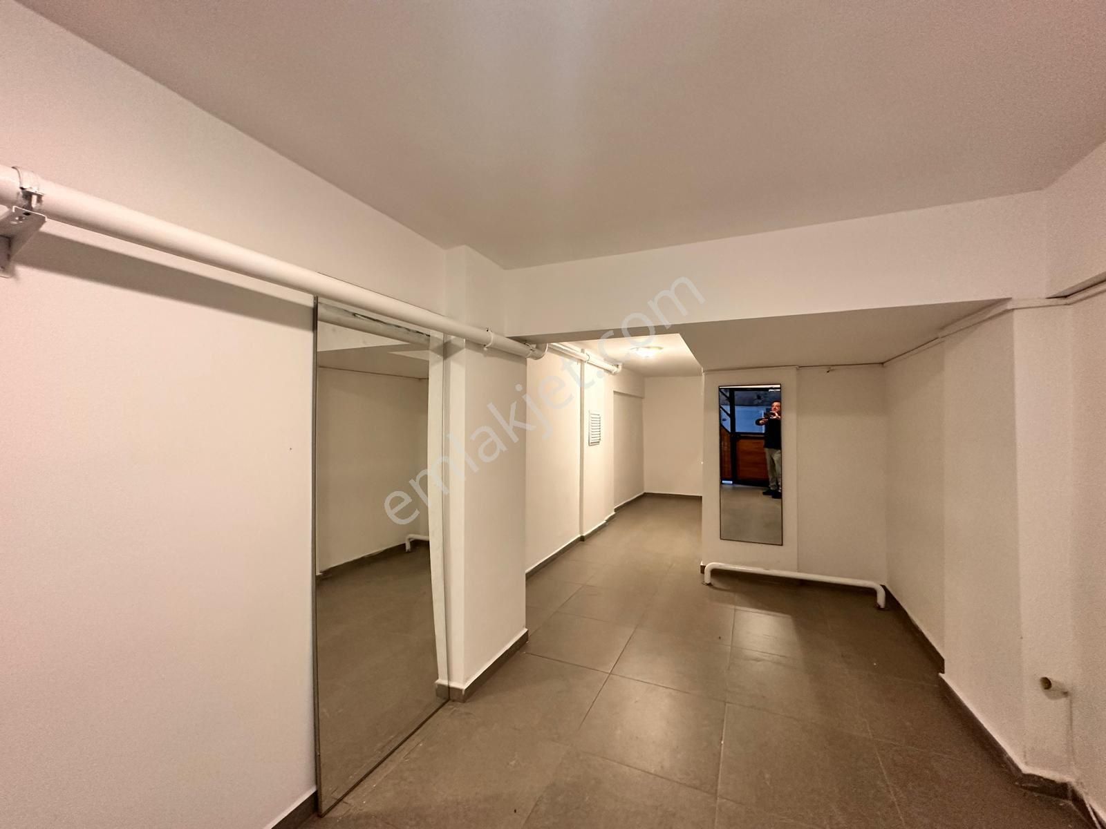 Kuşadasında Şehir Merkezinde Denize Yürüme Mesafesinde Acil Satılık 2 Artı 1 - Görsel 9