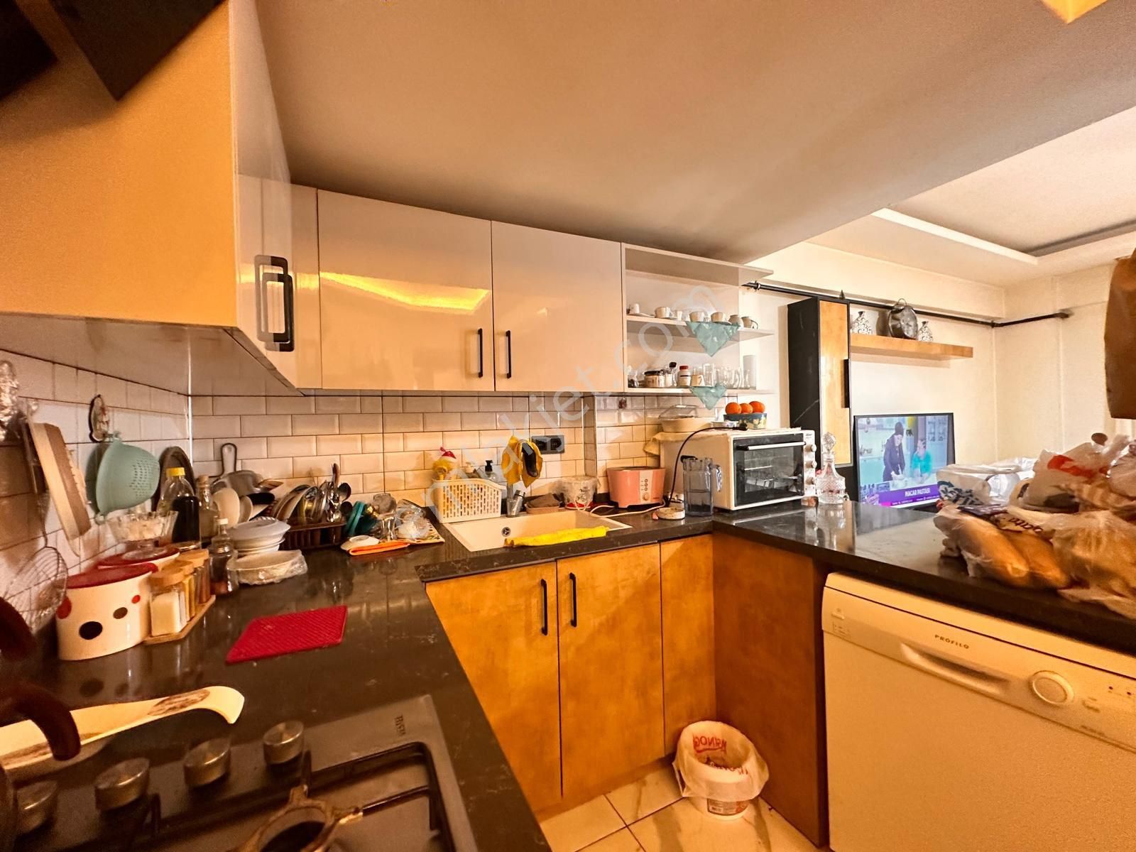 Kuşadasında Şehir Merkezinde Denize Yürüme Mesafesinde Acil Satılık 2 Artı 1 - Görsel 4