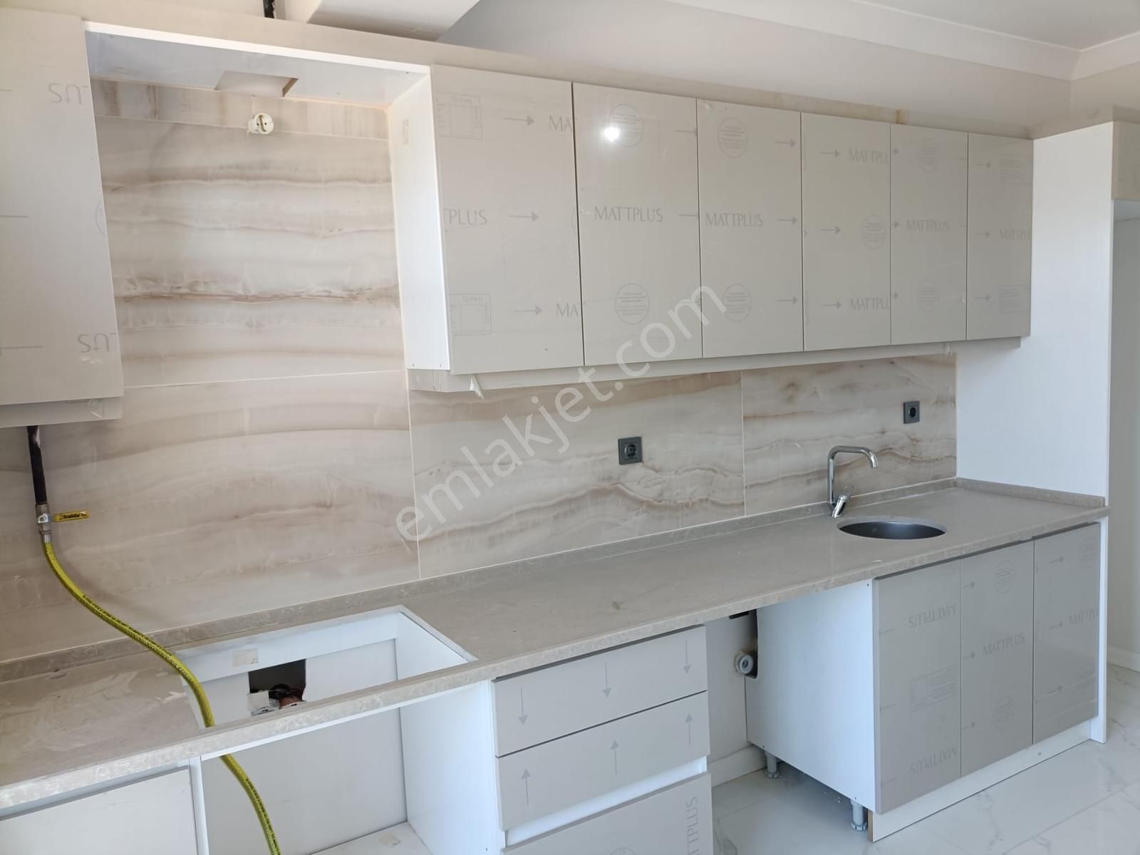 Sakarya Erenler Hafızlık Okulu Karşısı Sıfır 3+1 3.kat Satılık - Görsel 2