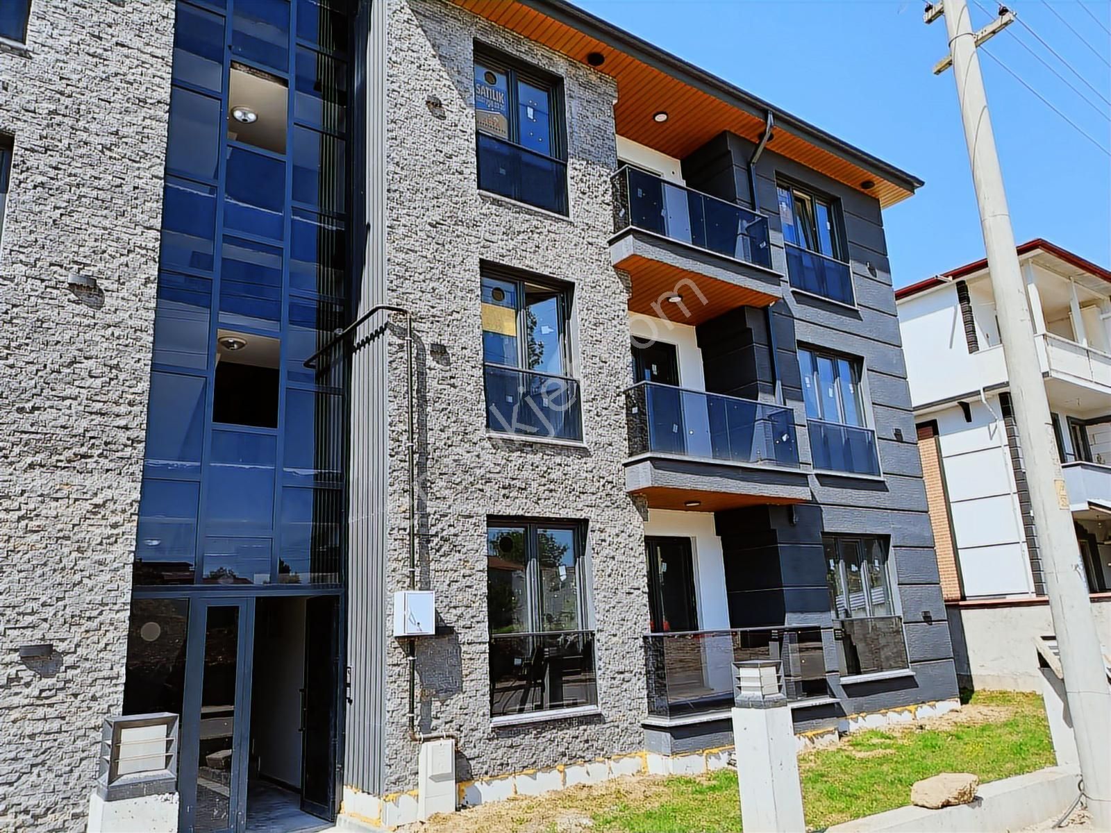 Sakarya Erenler Hafızlık Okulu Karşısı Sıfır 3+1 3.kat Satılık - Görsel 12