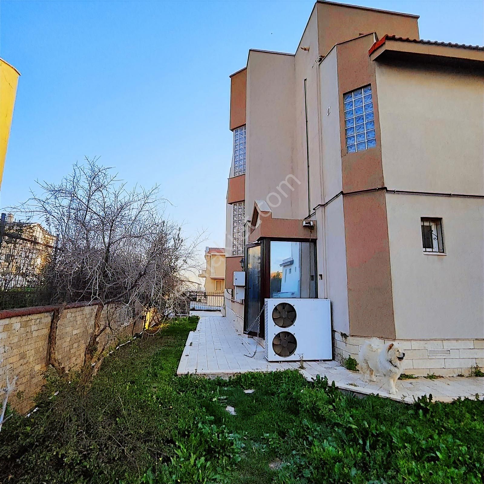 Cadde Üzerinde-mantolamalı Full Yapılı Villa 15.100.000 Tl - Görsel 2