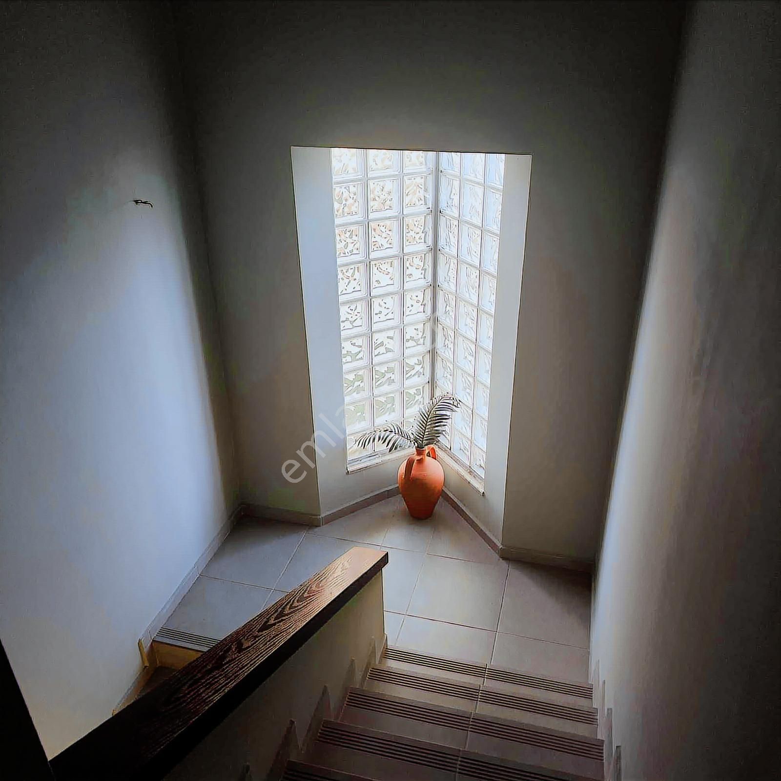 Cadde Üzerinde-mantolamalı Full Yapılı Villa 15.100.000 Tl - Görsel 23