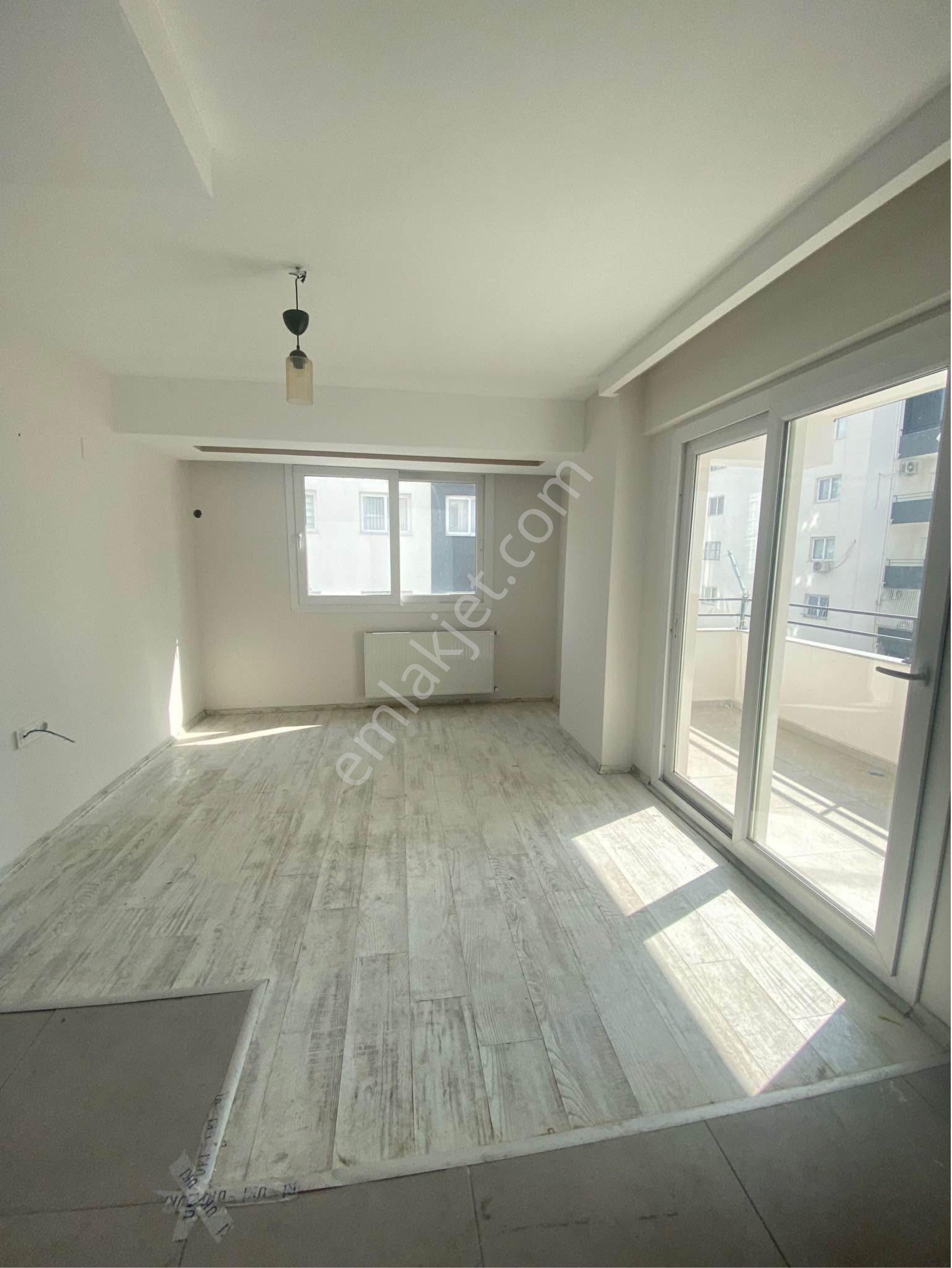 Mithatpaşa Mahallesinde 2+1 Satılık Çok Cazip Site İçerisinde Daire - Görsel 7
