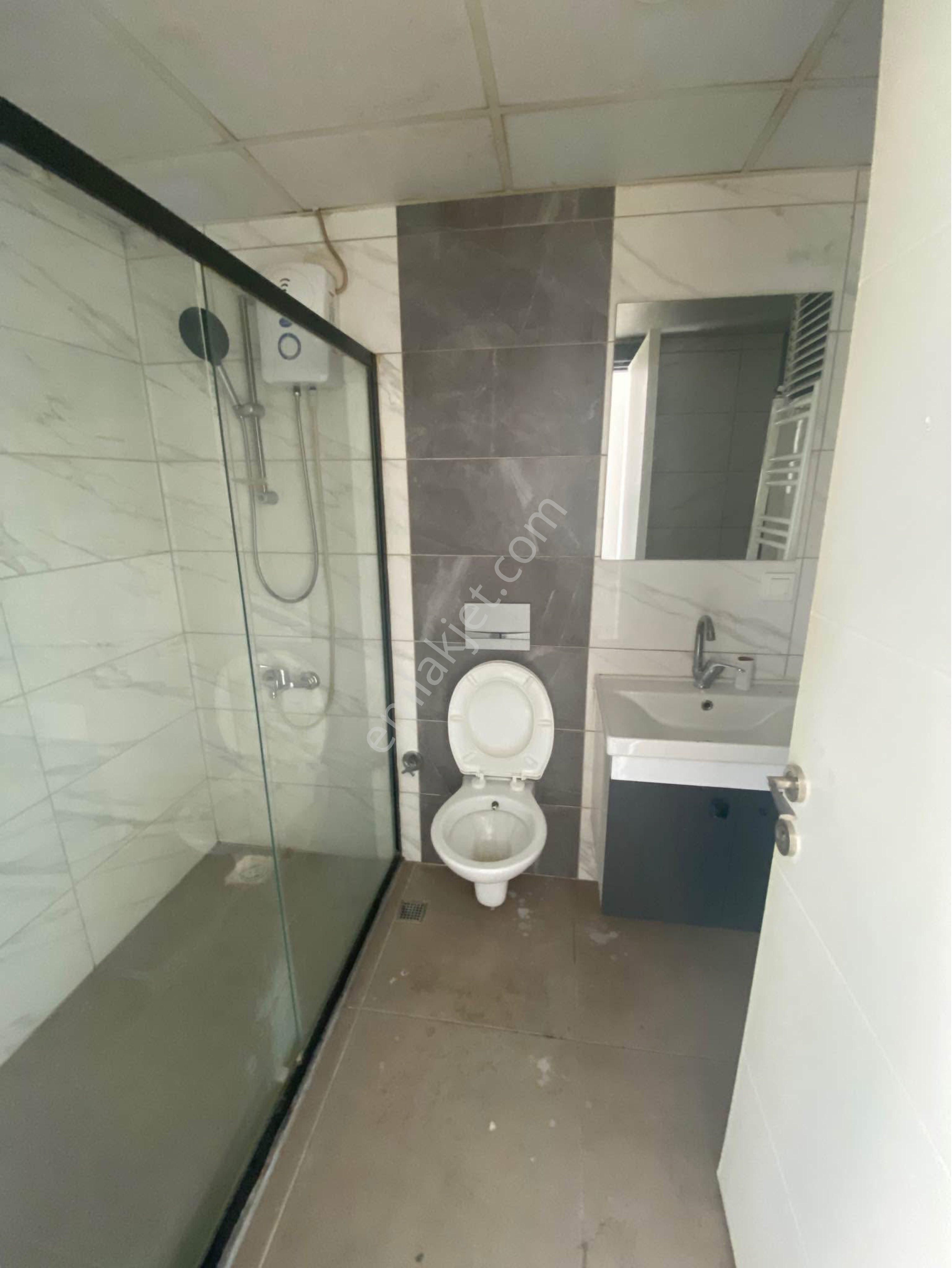 Mithatpaşa Mahallesinde 2+1 Satılık Çok Cazip Site İçerisinde Daire - Görsel 3