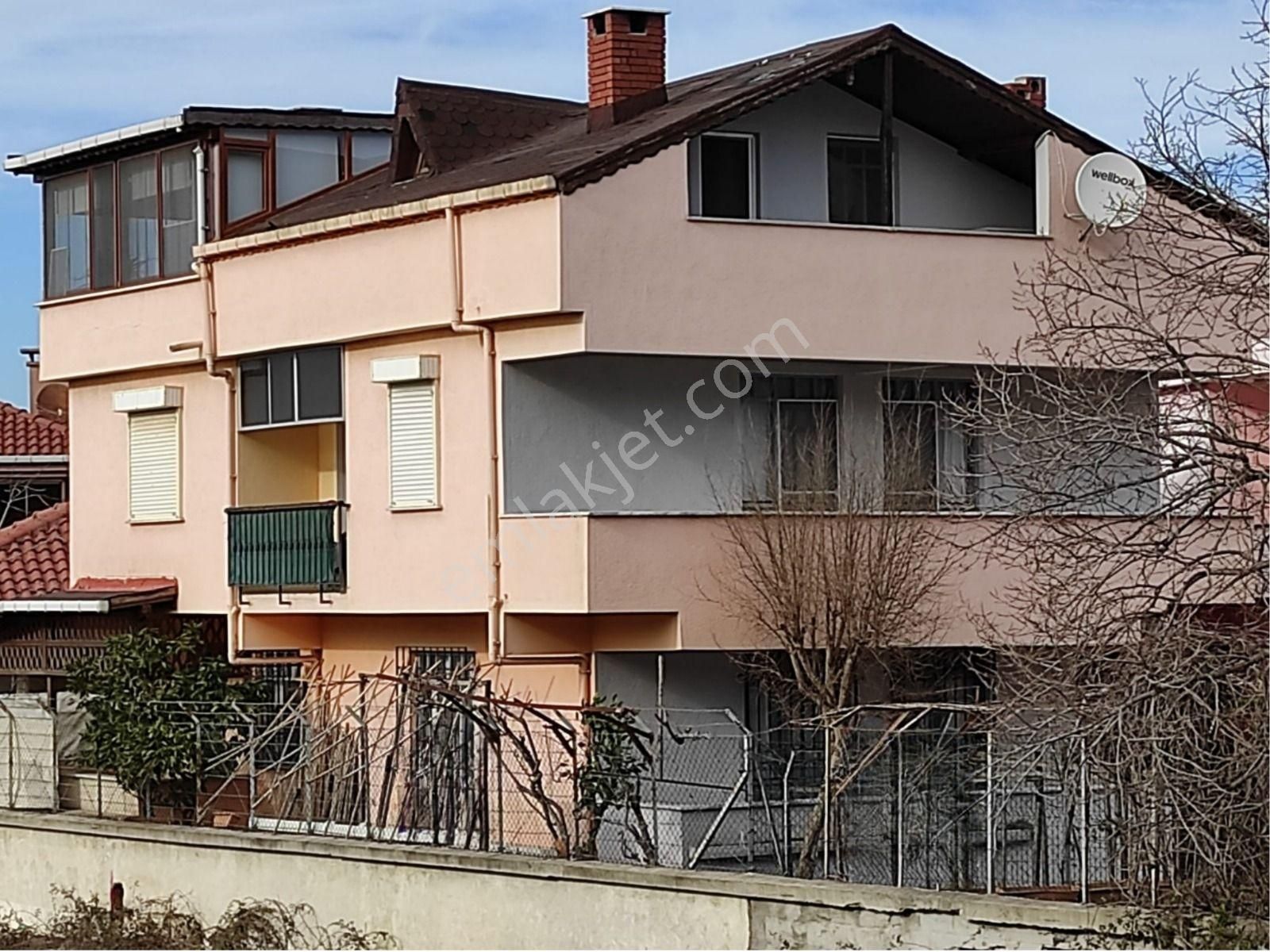 Şile Sahilköy Cadde Üzeri Sitede Full Eşyalı 5+1 Trıpleks Villa - Görsel 2