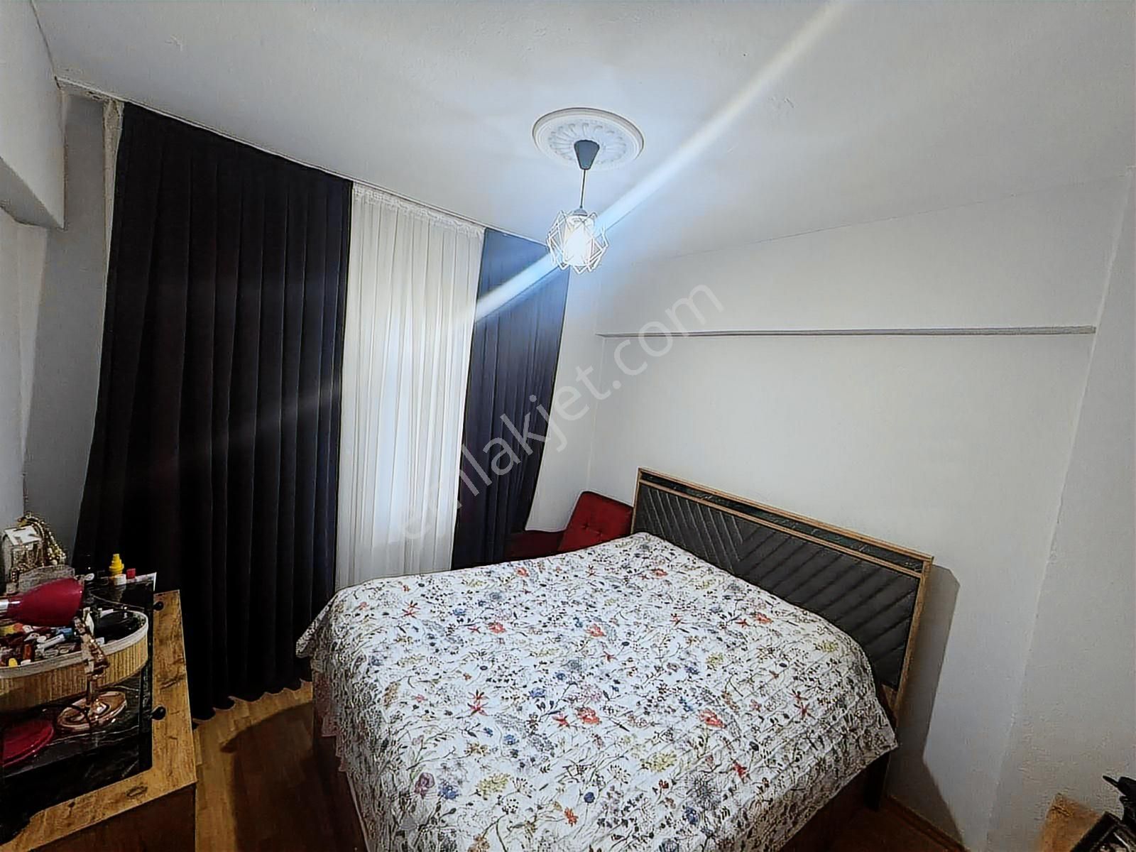 Rıza Acar'dan Merkezi Lokasyon Ara Kat Yapılı 3+1 Daire Satılık - Görsel 35