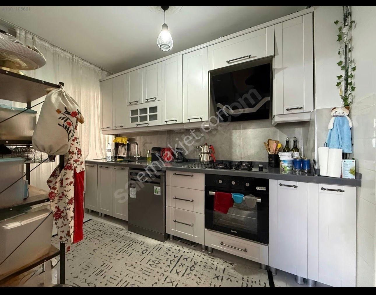 Rıza Acar'dan Merkezi Lokasyon Ara Kat Yapılı 3+1 Daire Satılık - Görsel 4