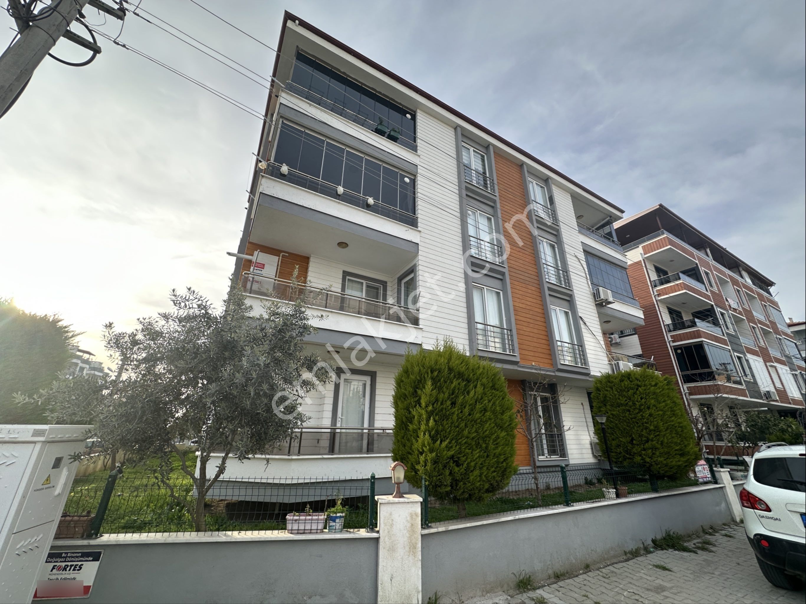 Cantan Emlaktan Akçay Altınkum''da Genç Bina Lüks 1+1 Fırsat Daire